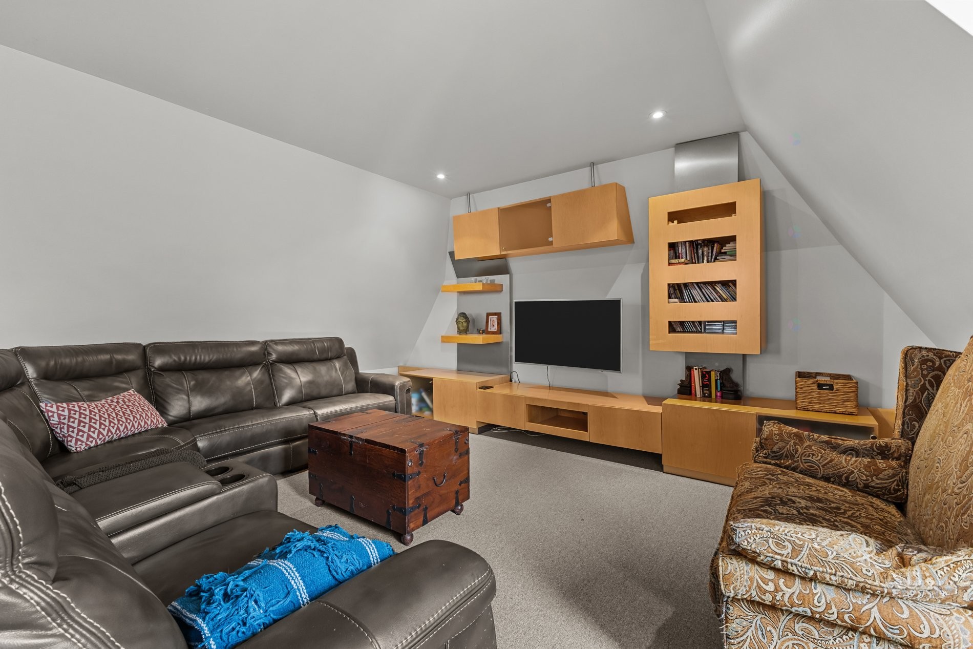 









729


Boul. Union

,
Laval (Sainte-Dorothée),




QC
H7X1X7

