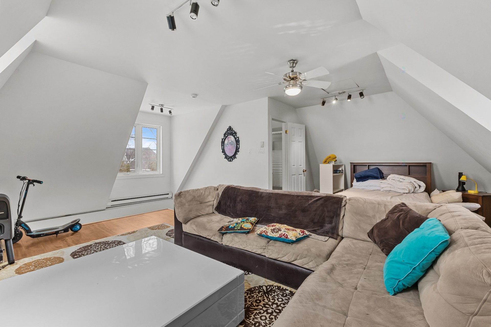 









729


Boul. Union

,
Laval (Sainte-Dorothée),




QC
H7X1X7

