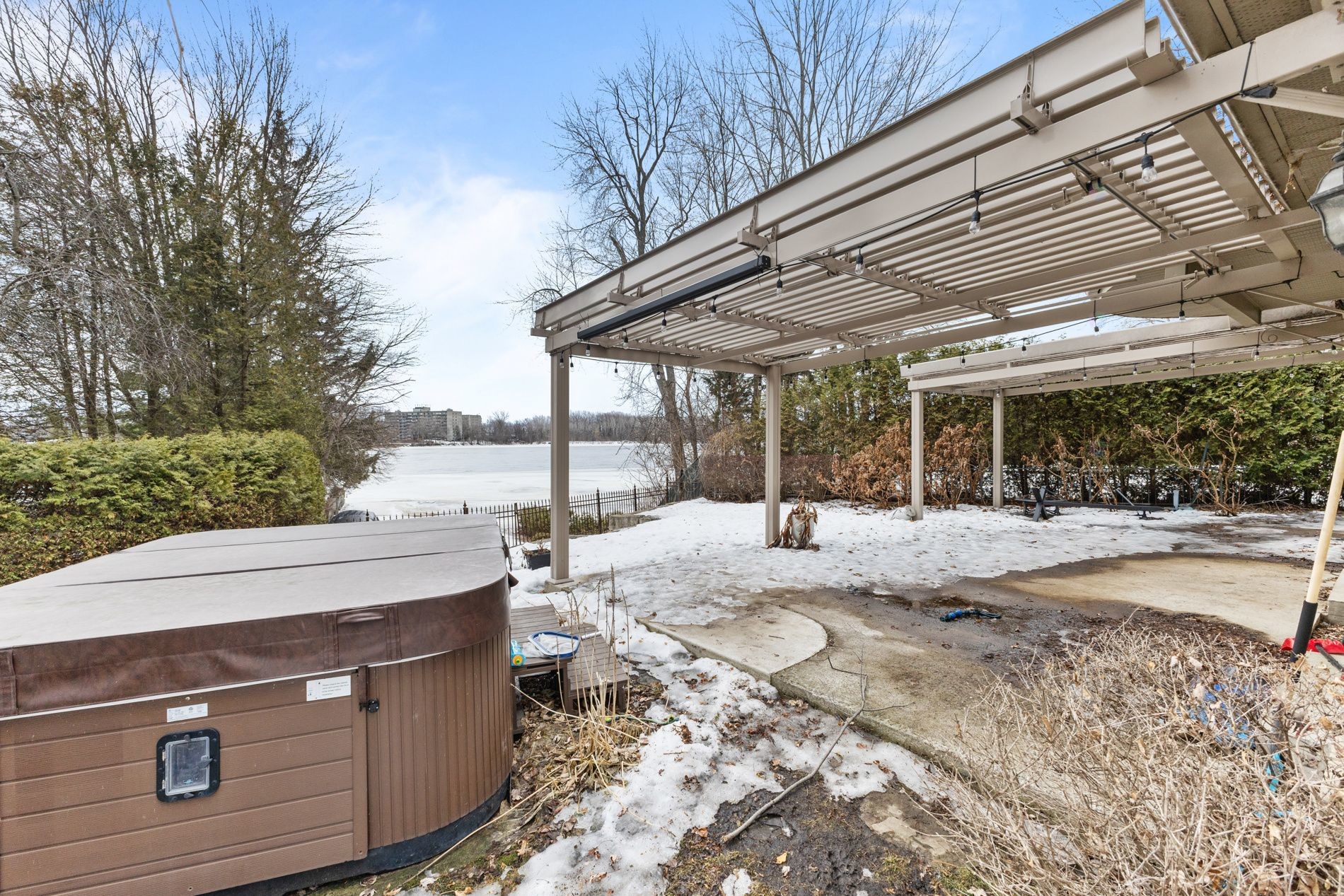 









729


Boul. Union

,
Laval (Sainte-Dorothée),




QC
H7X1X7

