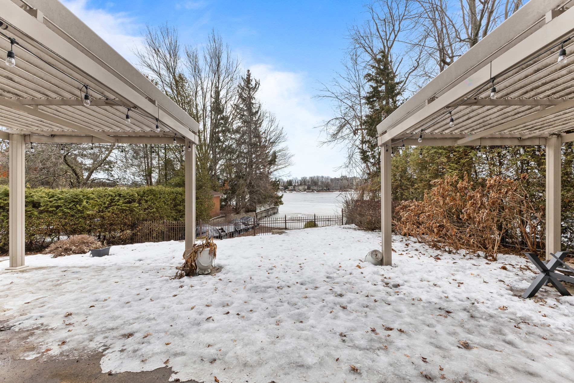 









729


Boul. Union

,
Laval (Sainte-Dorothée),




QC
H7X1X7

