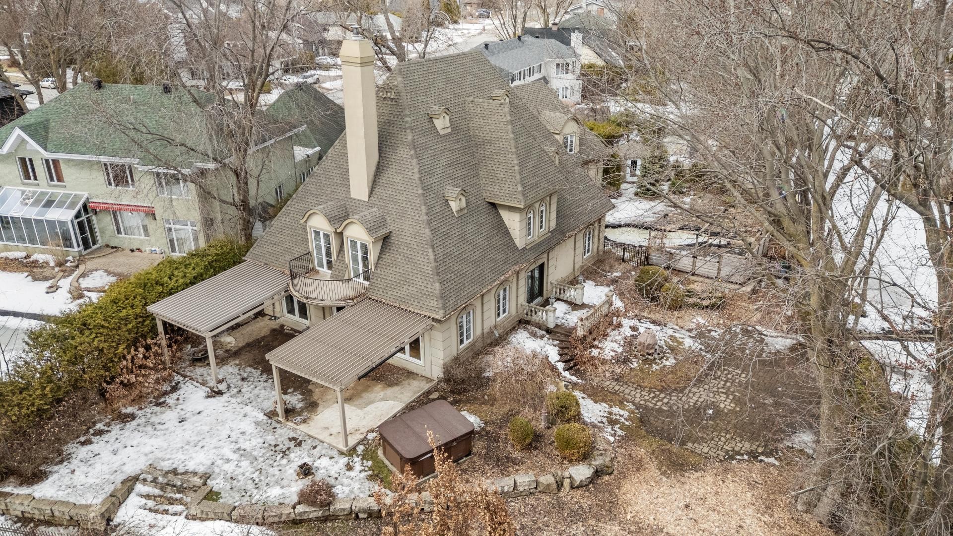 









729


Boul. Union

,
Laval (Sainte-Dorothée),




QC
H7X1X7

