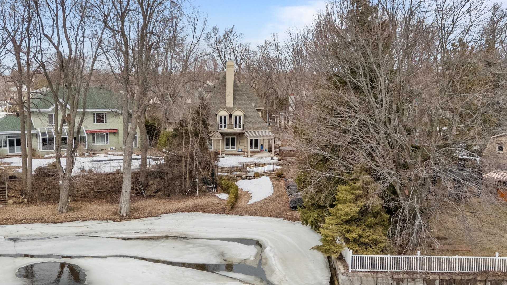 









729


Boul. Union

,
Laval (Sainte-Dorothée),




QC
H7X1X7

