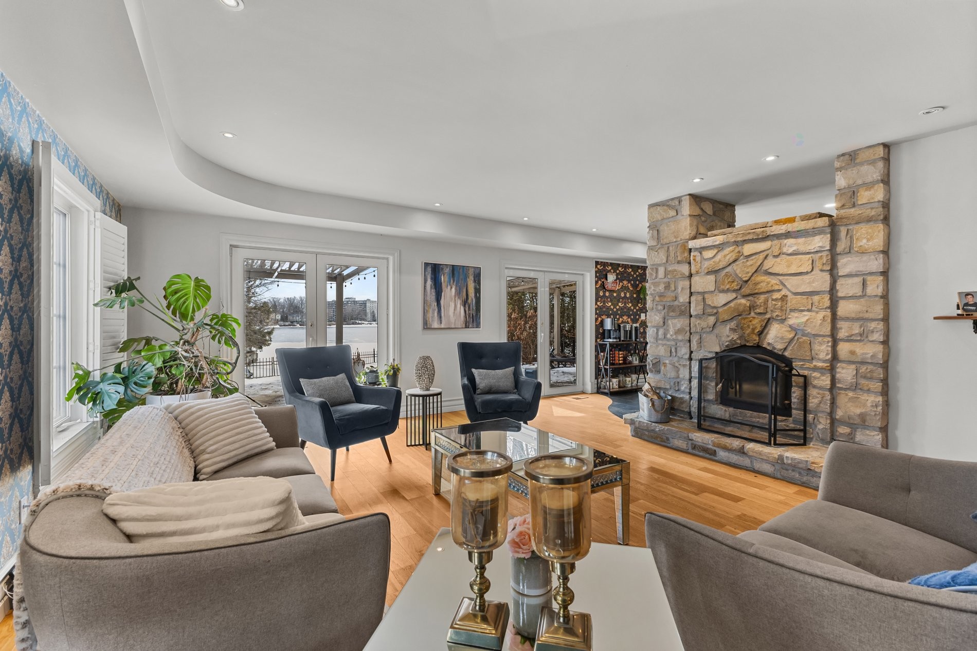 









729


Boul. Union

,
Laval (Sainte-Dorothée),




QC
H7X1X7

