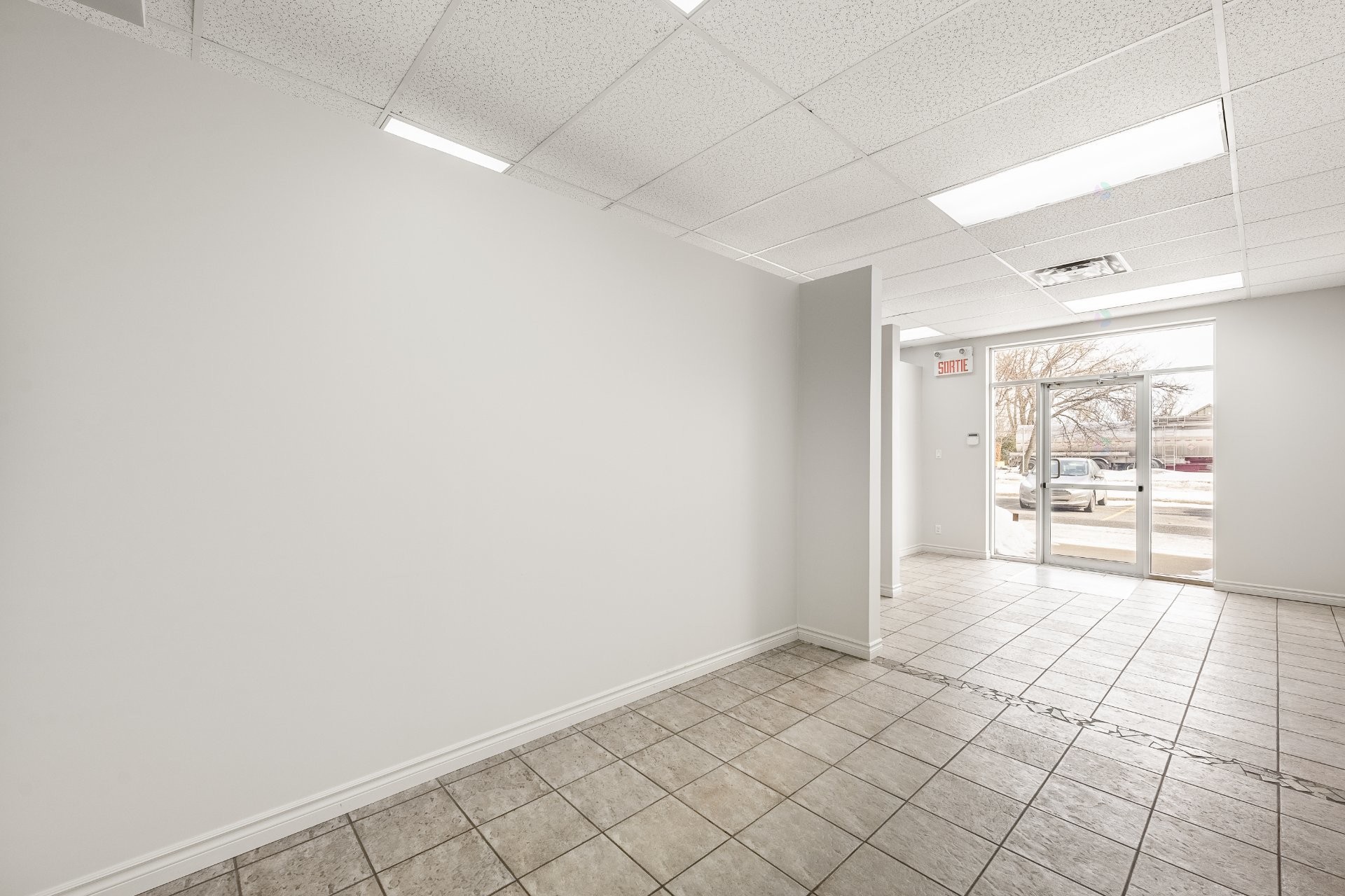 









2041A


Rue Léonard-De Vinci

,
Sainte-Julie,




QC
J3E1Z2

