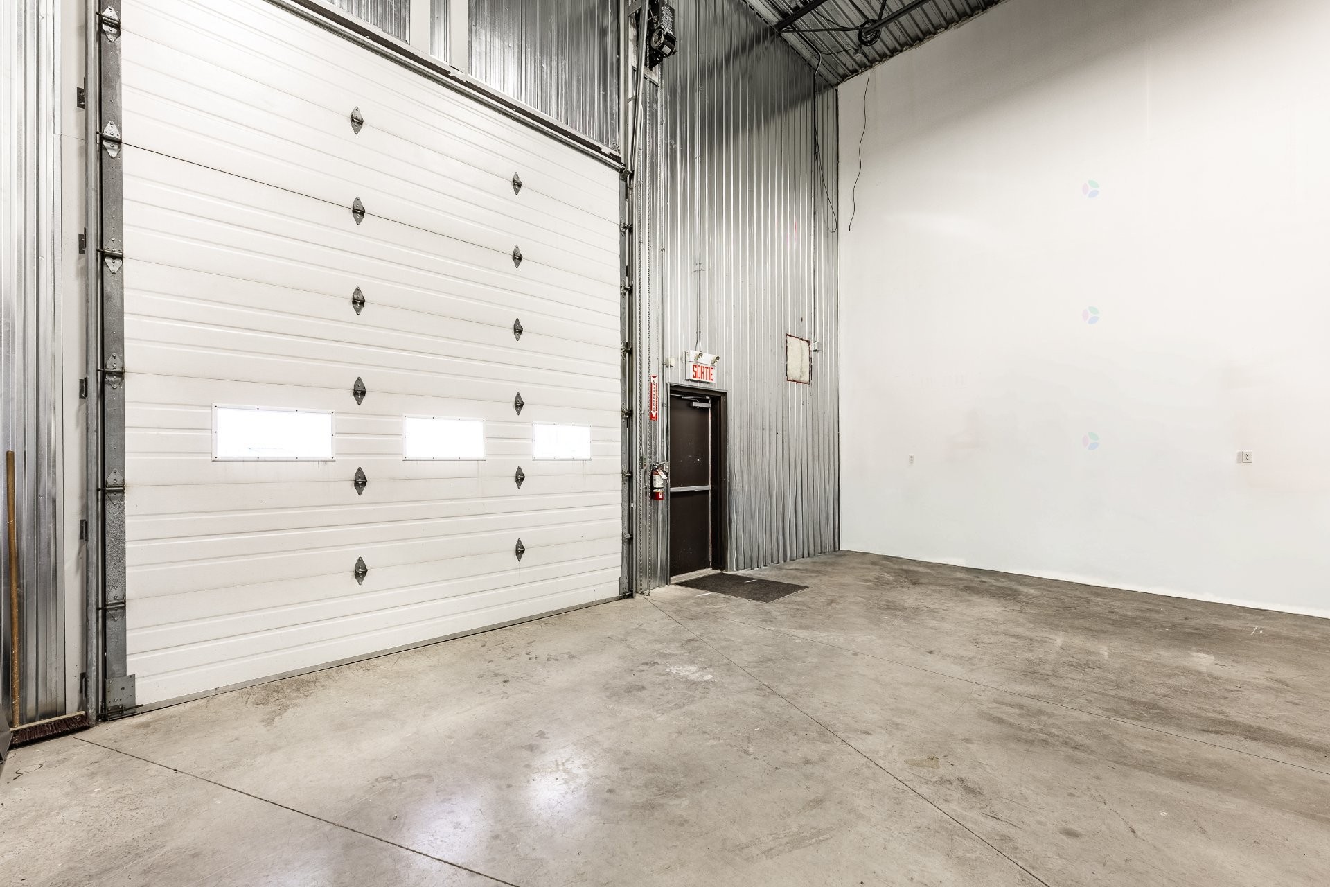 









2041A


Rue Léonard-De Vinci

,
Sainte-Julie,




QC
J3E1Z2

