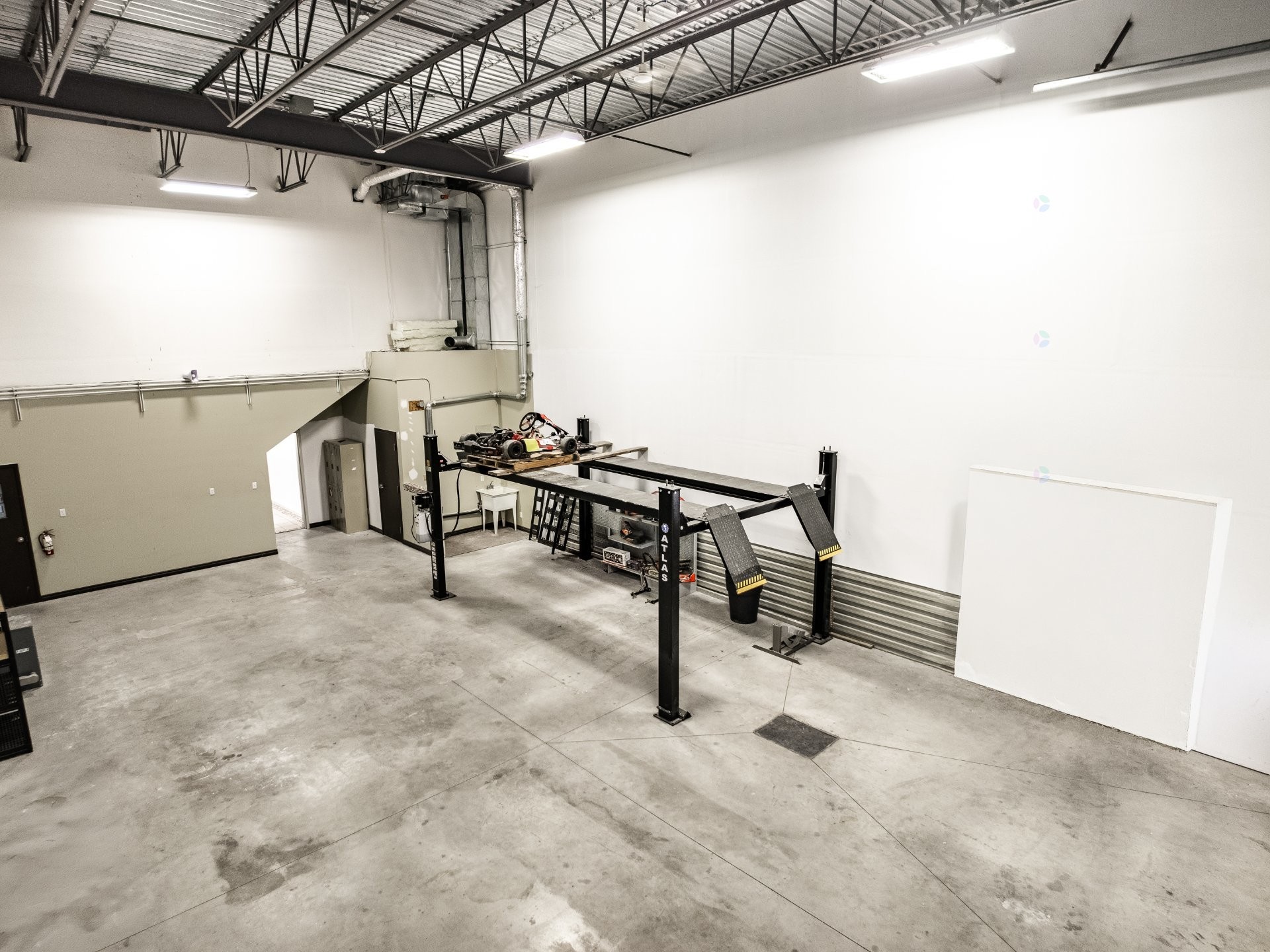 









2041A


Rue Léonard-De Vinci

,
Sainte-Julie,




QC
J3E1Z2

