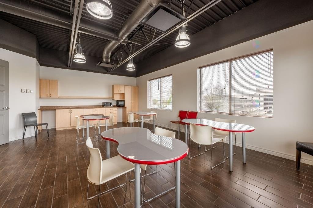 









2041A


Rue Léonard-De Vinci

,
Sainte-Julie,




QC
J3E1Z2

