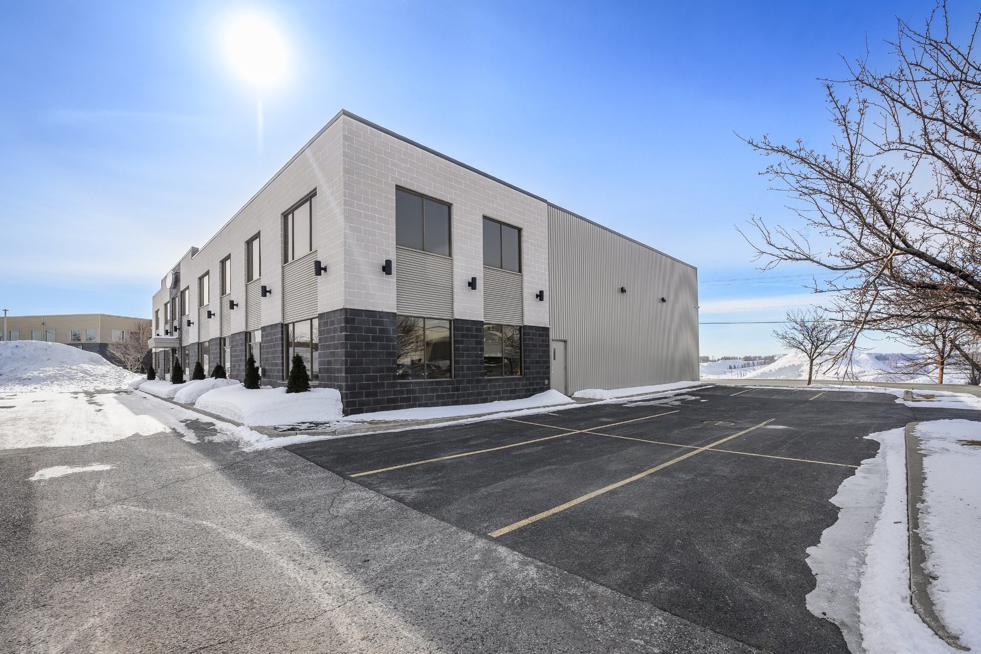 









2041A


Rue Léonard-De Vinci

,
Sainte-Julie,




QC
J3E1Z2

