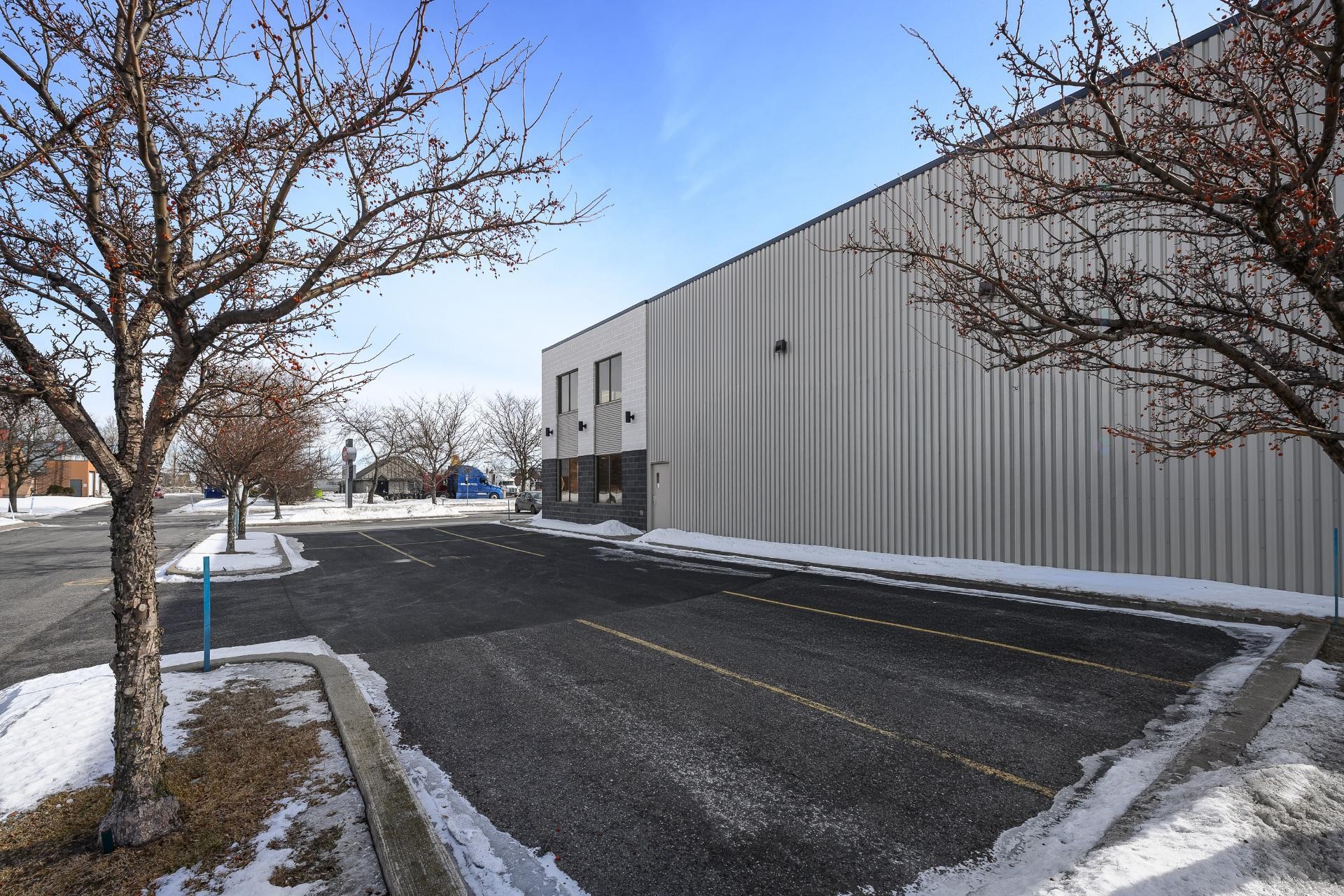 









2041A


Rue Léonard-De Vinci

,
Sainte-Julie,




QC
J3E1Z2

