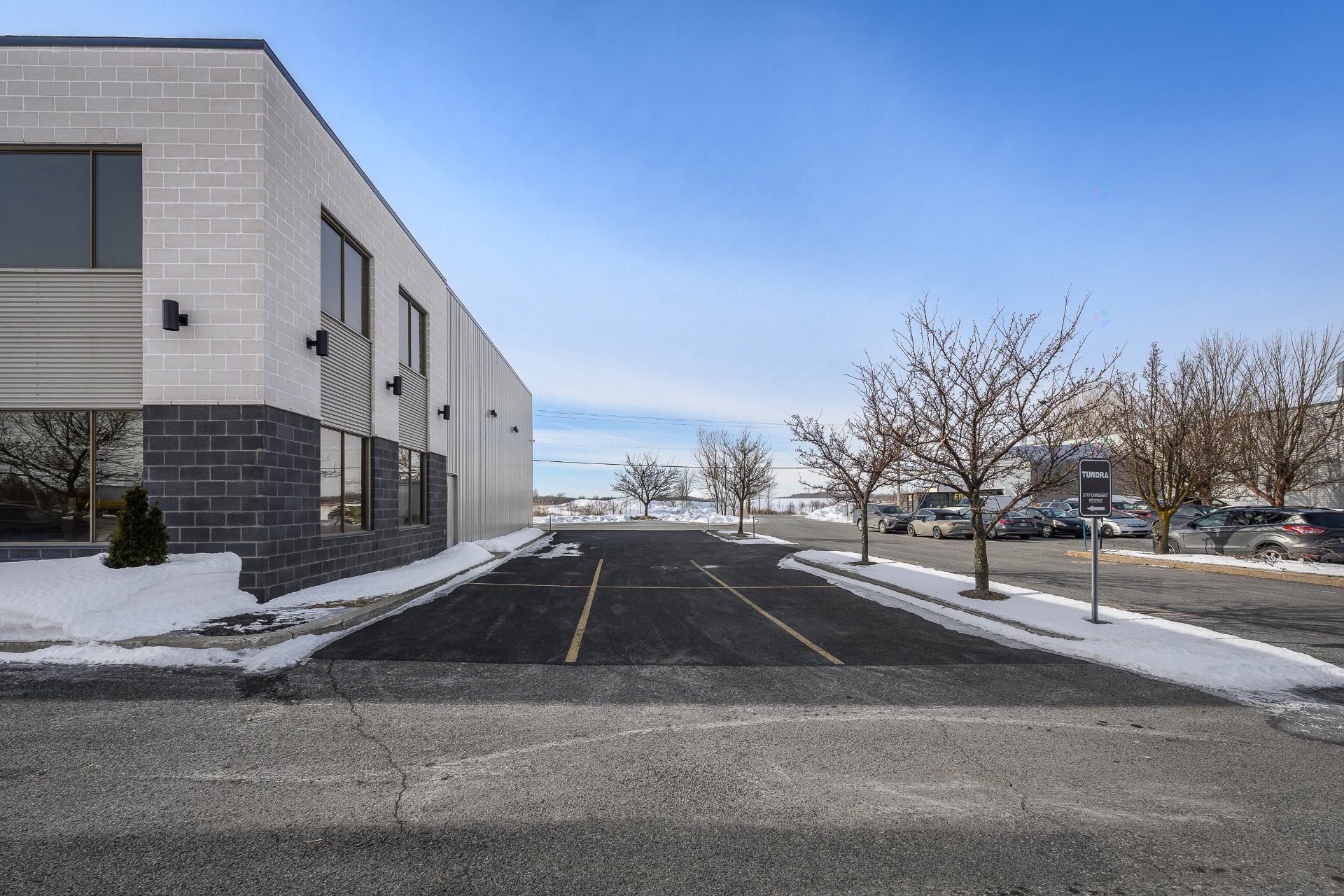 









2041A


Rue Léonard-De Vinci

,
Sainte-Julie,




QC
J3E1Z2

