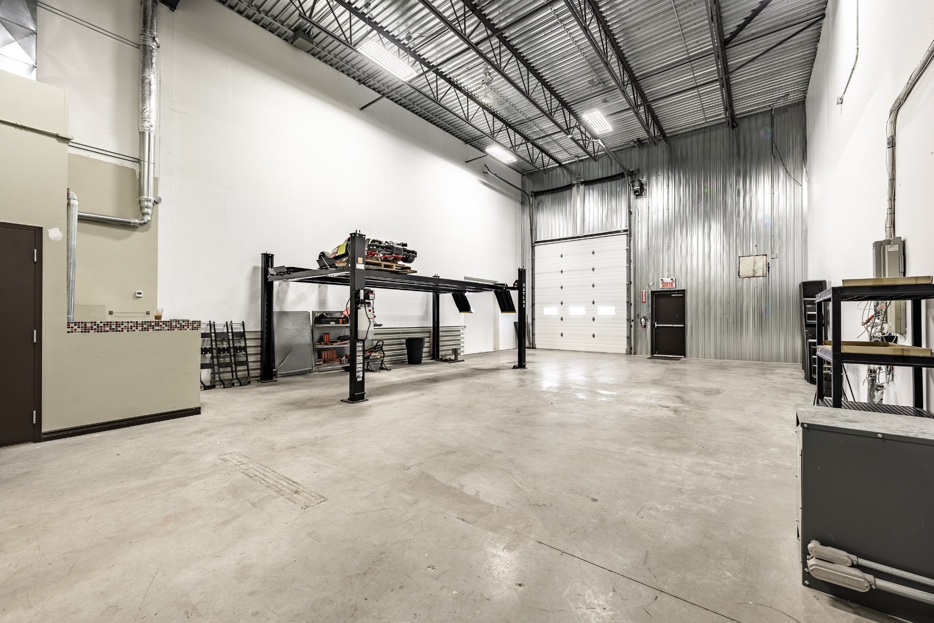 









2041A


Rue Léonard-De Vinci

,
Sainte-Julie,




QC
J3E1Z2

