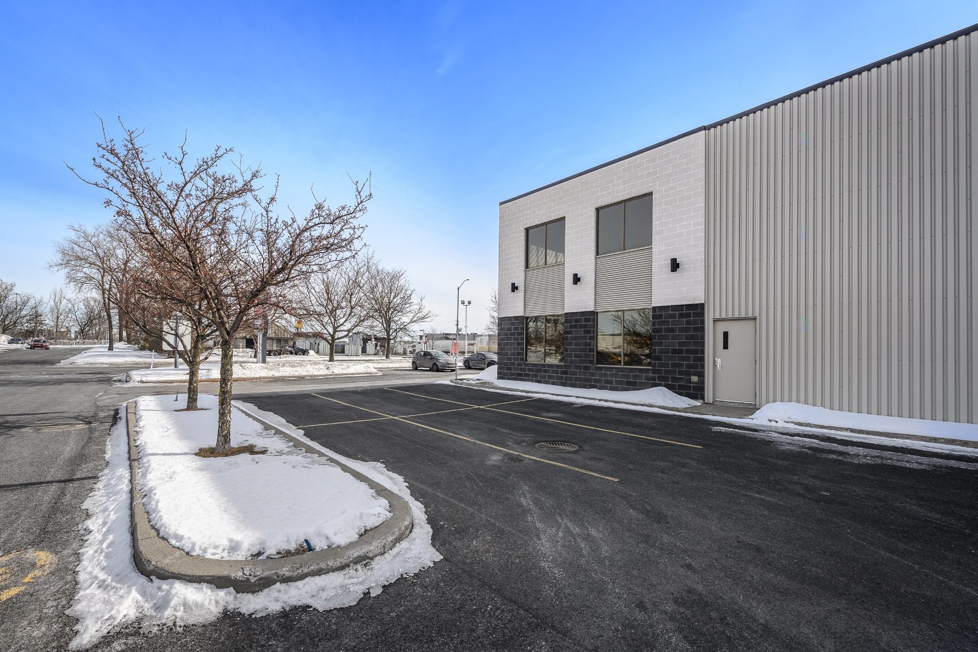 









2041A


Rue Léonard-De Vinci

,
Sainte-Julie,




QC
J3E1Z2

