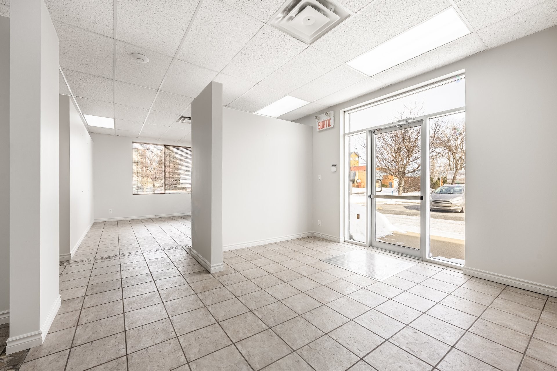 









2041A


Rue Léonard-De Vinci

,
Sainte-Julie,




QC
J3E1Z2


