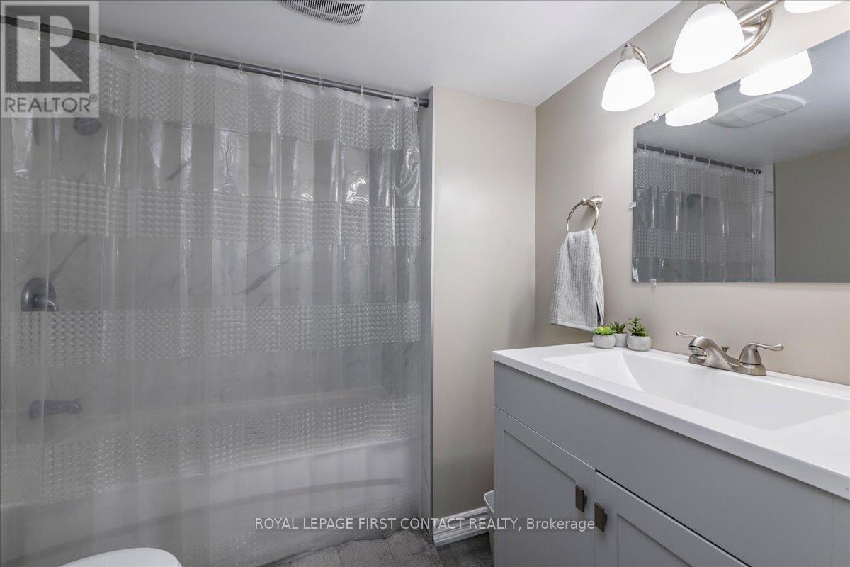 












193 PICKETT CRESCENT

,
Barrie,




Ontario
L4N8C2

