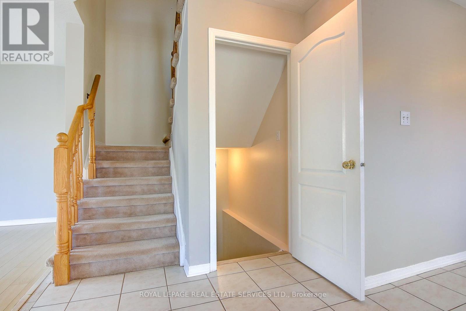 












1498 PINECLIFF ROAD

,
Oakville,




Ontario
L6M4A8

