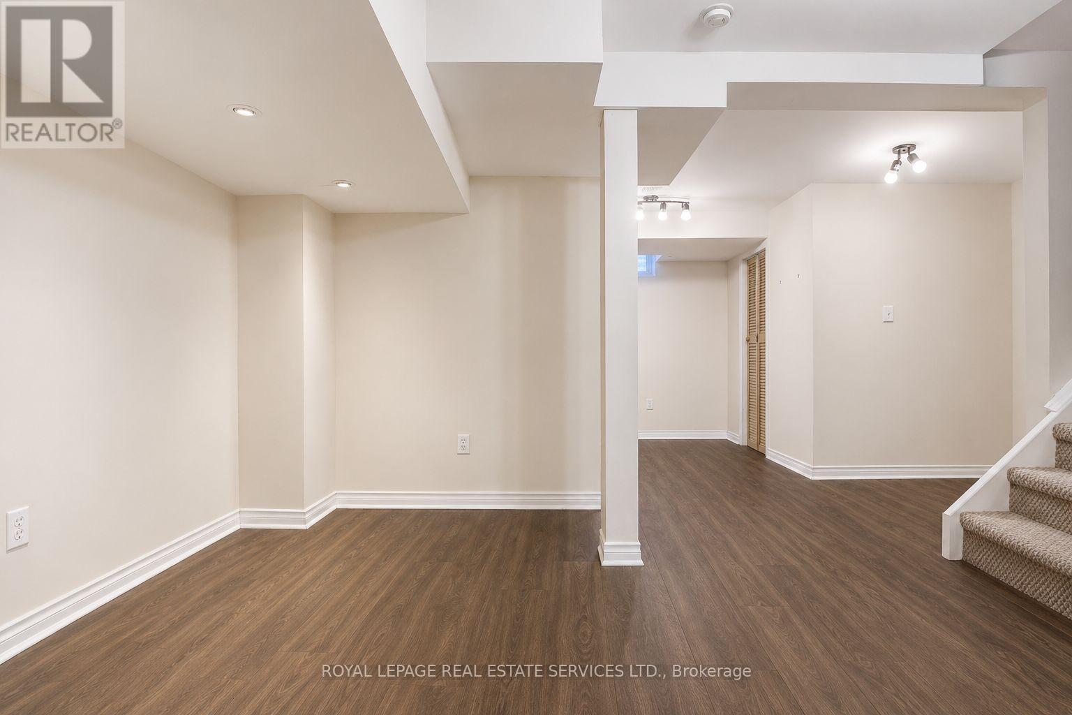 












1498 PINECLIFF ROAD

,
Oakville,




Ontario
L6M4A8


