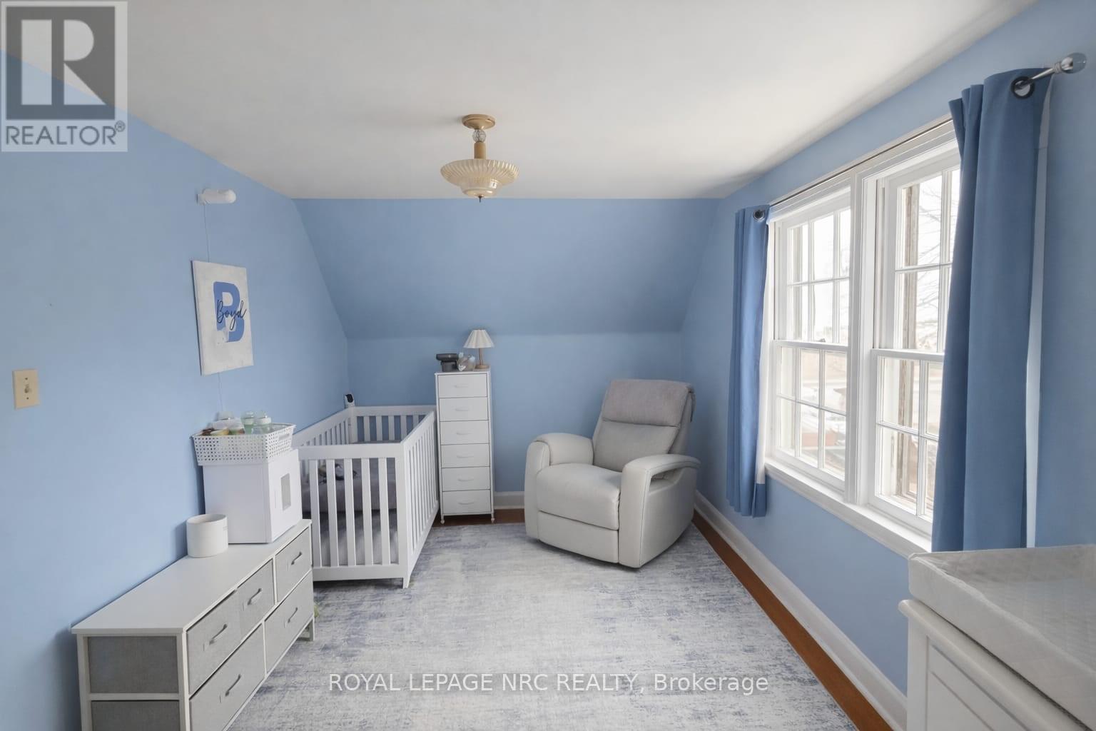 












19 LAKESHORE ROAD

,
Port Colborne (Sugarloaf),




Ontario
L3K2S2

