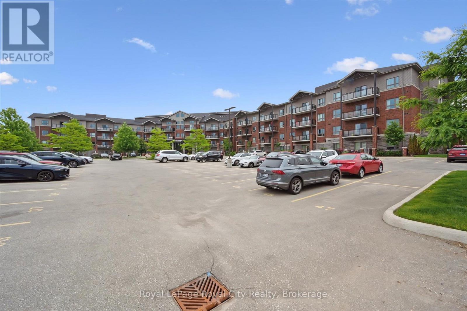 












121 - 35 KINGSBURY SQUARE

,
Guelph (Pineridge/Westminster Woods),




Ontario
N1L0J4

