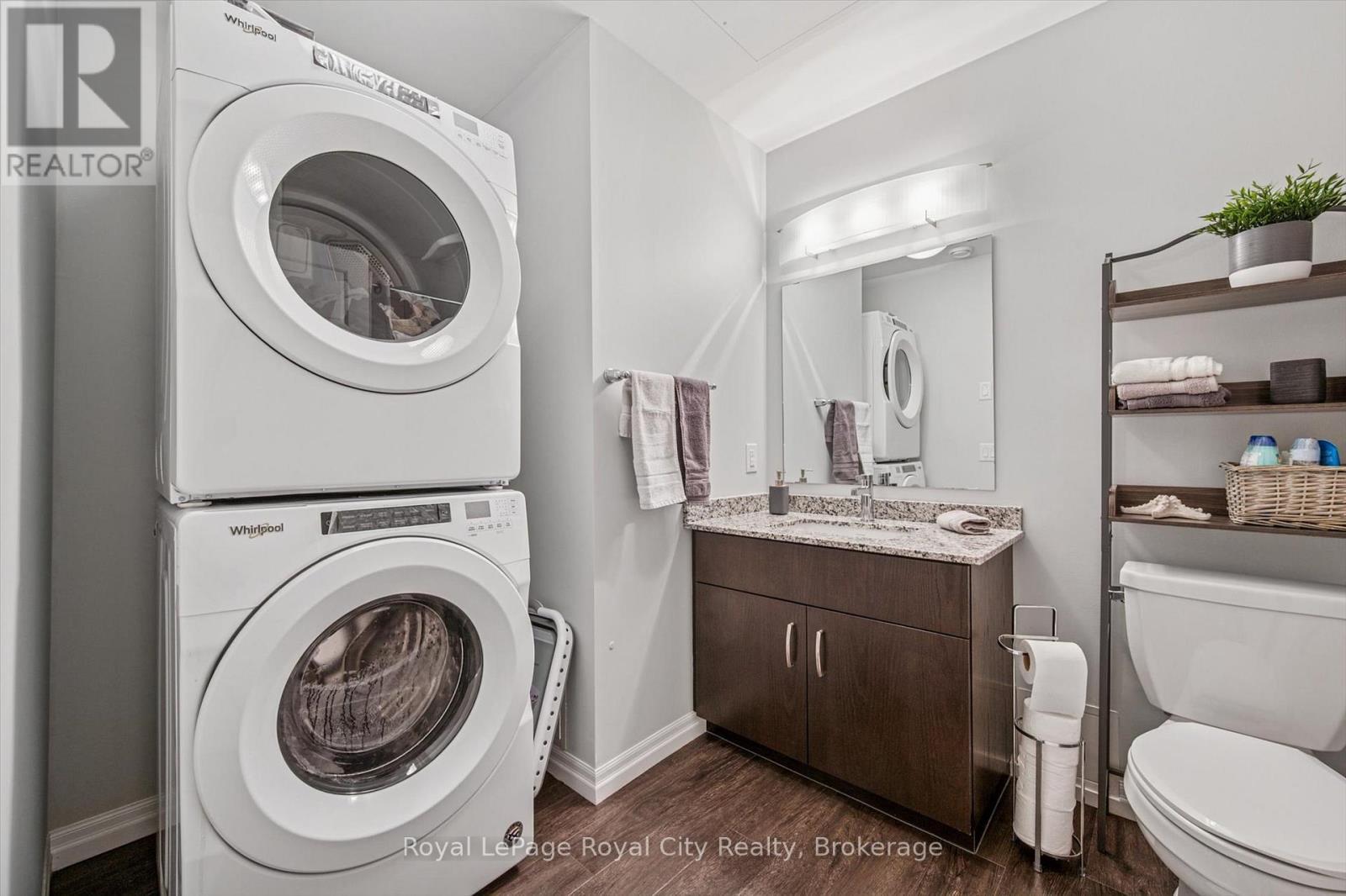 












121 - 35 KINGSBURY SQUARE

,
Guelph (Pineridge/Westminster Woods),




Ontario
N1L0J4

