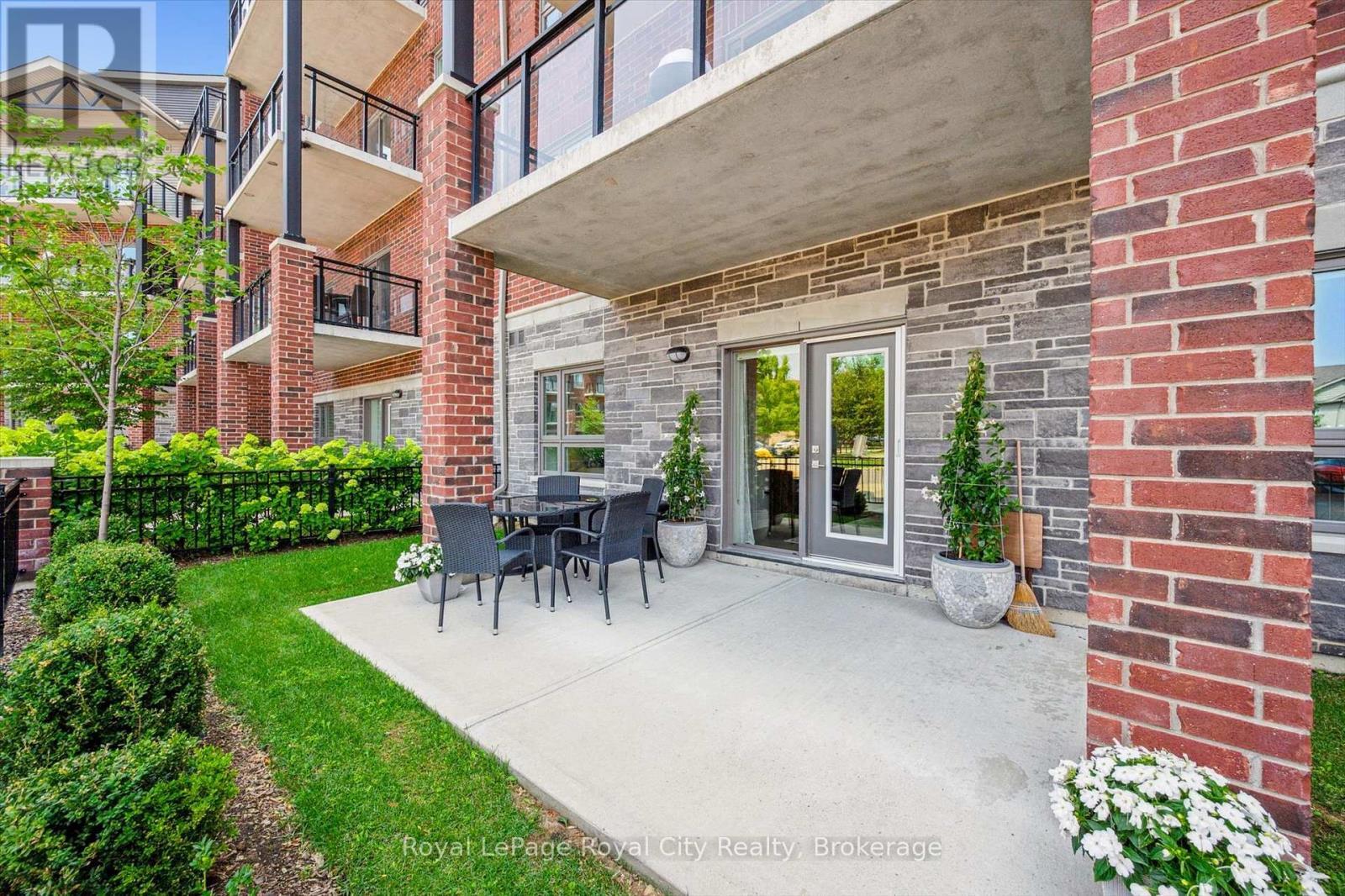 












121 - 35 KINGSBURY SQUARE

,
Guelph (Pineridge/Westminster Woods),




Ontario
N1L0J4

