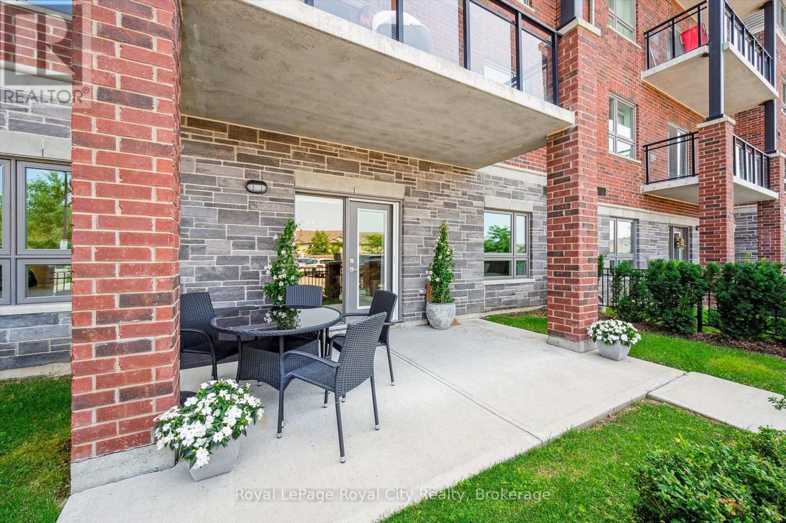 












121 - 35 KINGSBURY SQUARE

,
Guelph (Pineridge/Westminster Woods),




Ontario
N1L0J4

