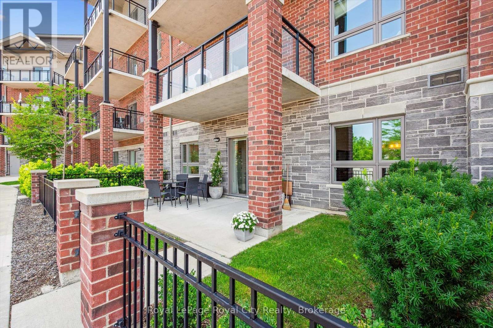 












121 - 35 KINGSBURY SQUARE

,
Guelph (Pineridge/Westminster Woods),




Ontario
N1L0J4

