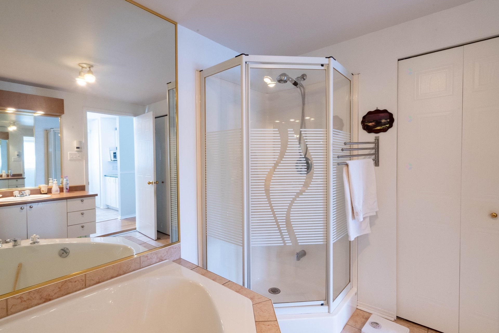 









2090


Av. Albert-Murphy

, 101,
Laval (Chomedey),




QC
H7T2V8

