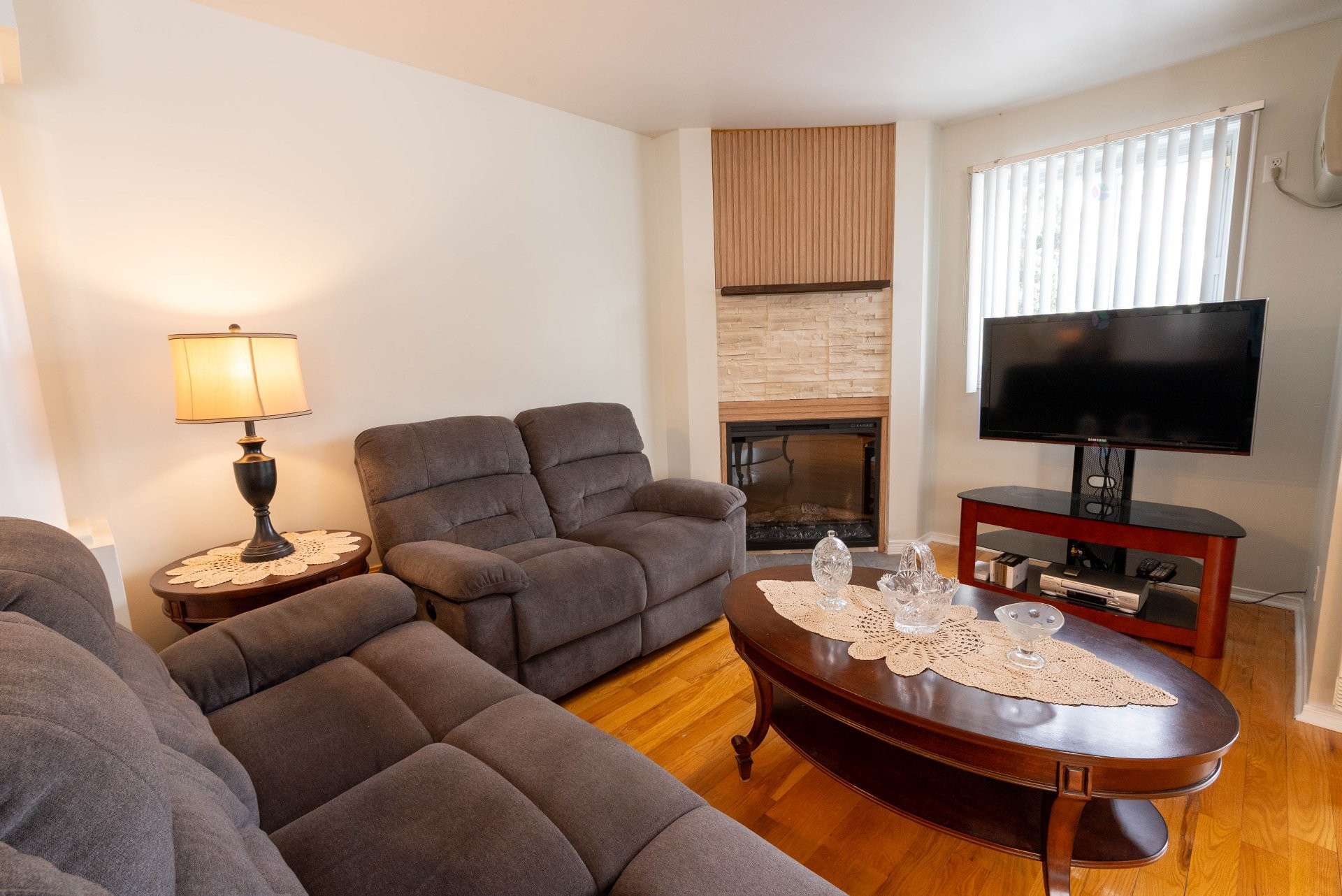 









2090


Av. Albert-Murphy

, 101,
Laval (Chomedey),




QC
H7T2V8

