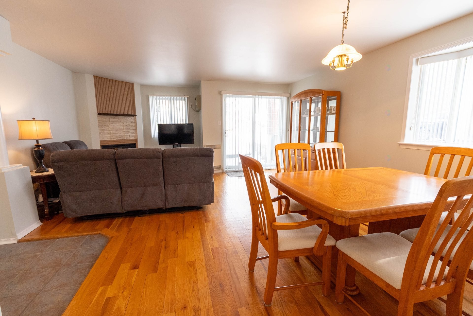 









2090


Av. Albert-Murphy

, 101,
Laval (Chomedey),




QC
H7T2V8

