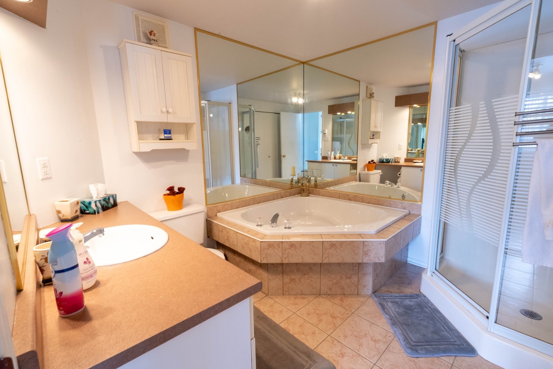 









2090


Av. Albert-Murphy

, 101,
Laval (Chomedey),




QC
H7T2V8

