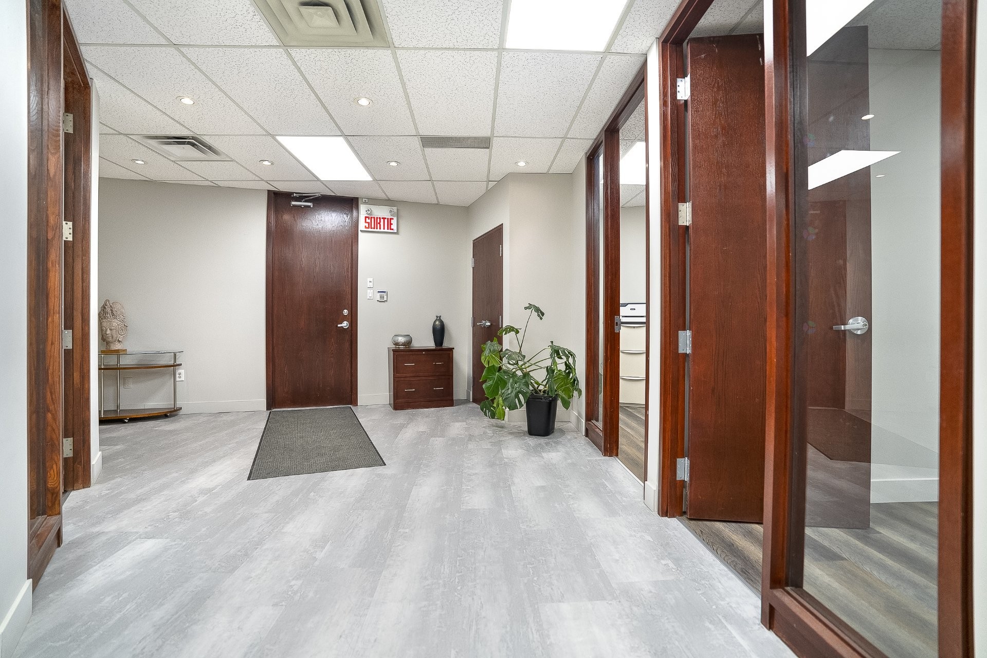 









45


Place Charles-Le Moyne

, 95,
Longueuil (Le Vieux-Longueuil),




QC
J4K5G5

