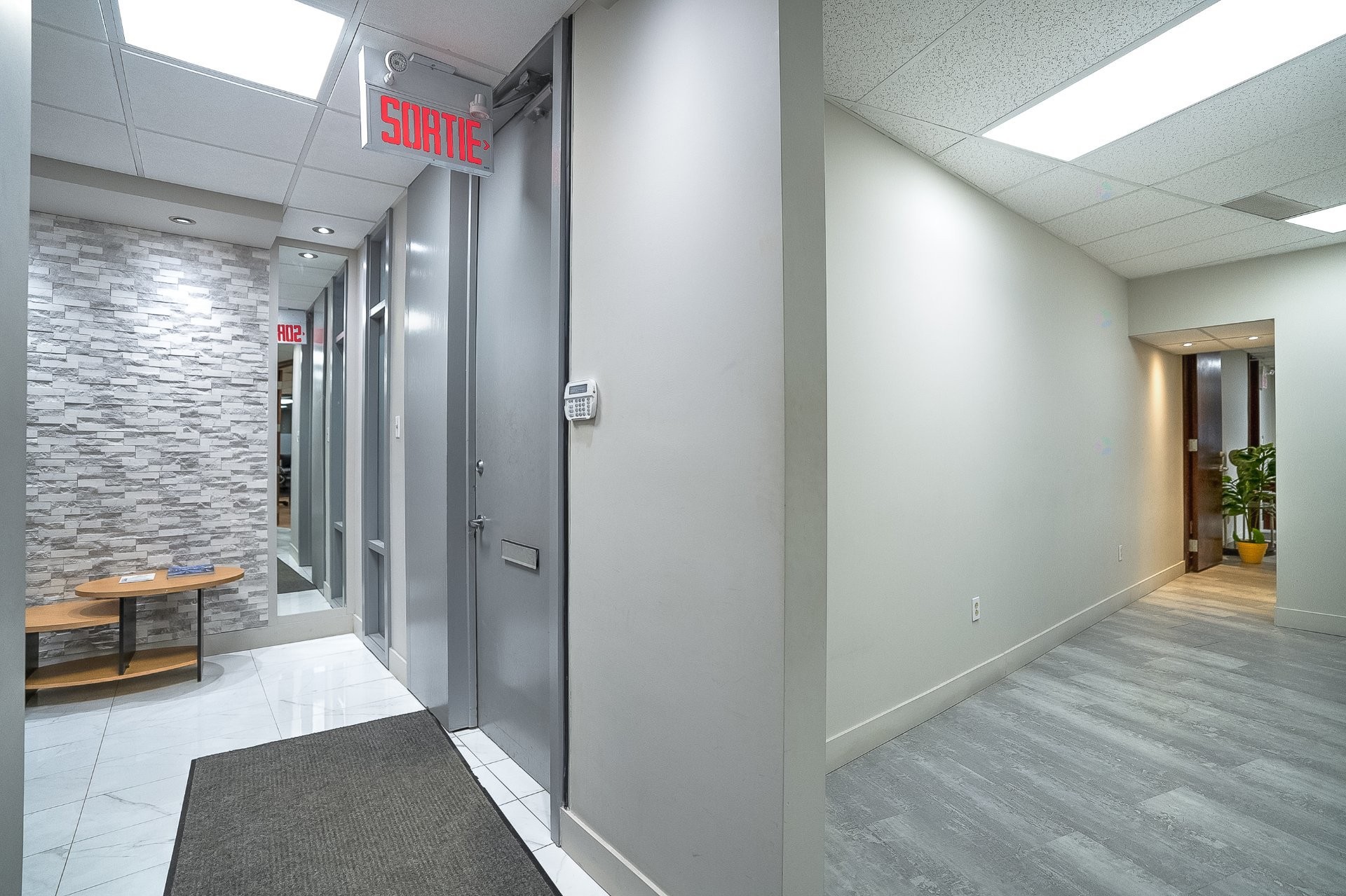 









45


Place Charles-Le Moyne

, 97,
Longueuil (Le Vieux-Longueuil),




QC
J4K5G5

