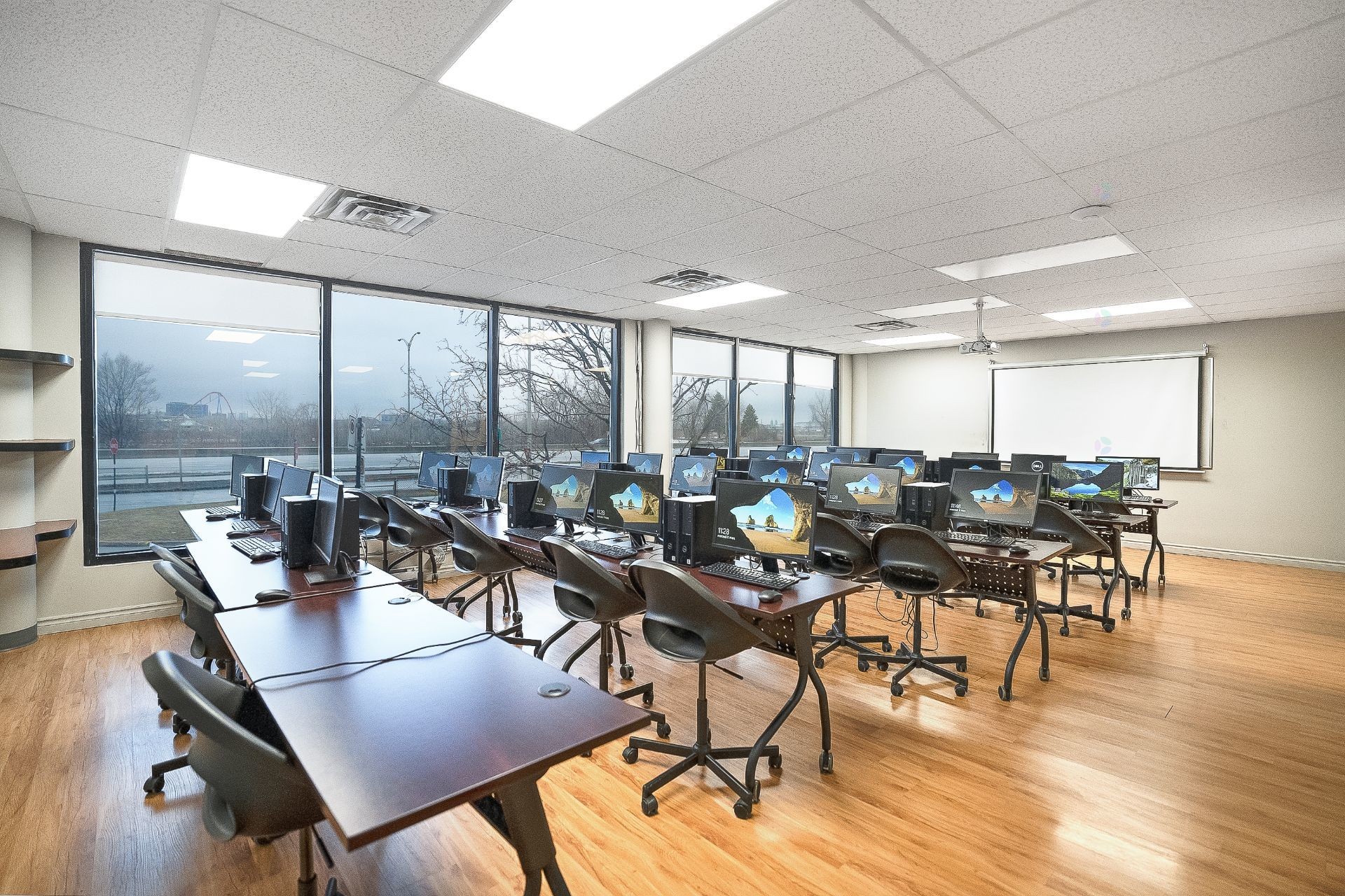 









45


Place Charles-Le Moyne

, 97,
Longueuil (Le Vieux-Longueuil),




QC
J4K5G5

