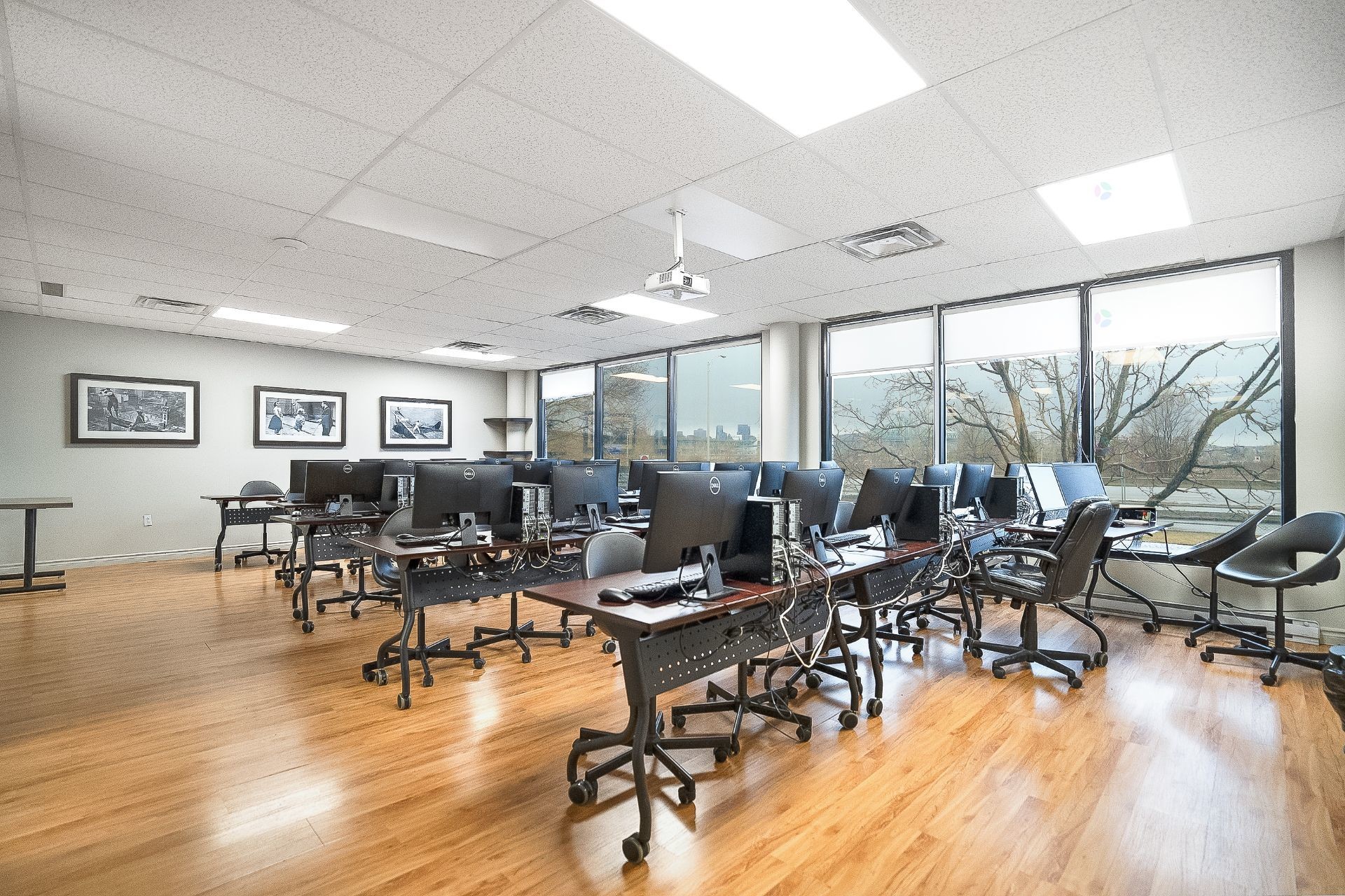 









45


Place Charles-Le Moyne

, 97,
Longueuil (Le Vieux-Longueuil),




QC
J4K5G5

