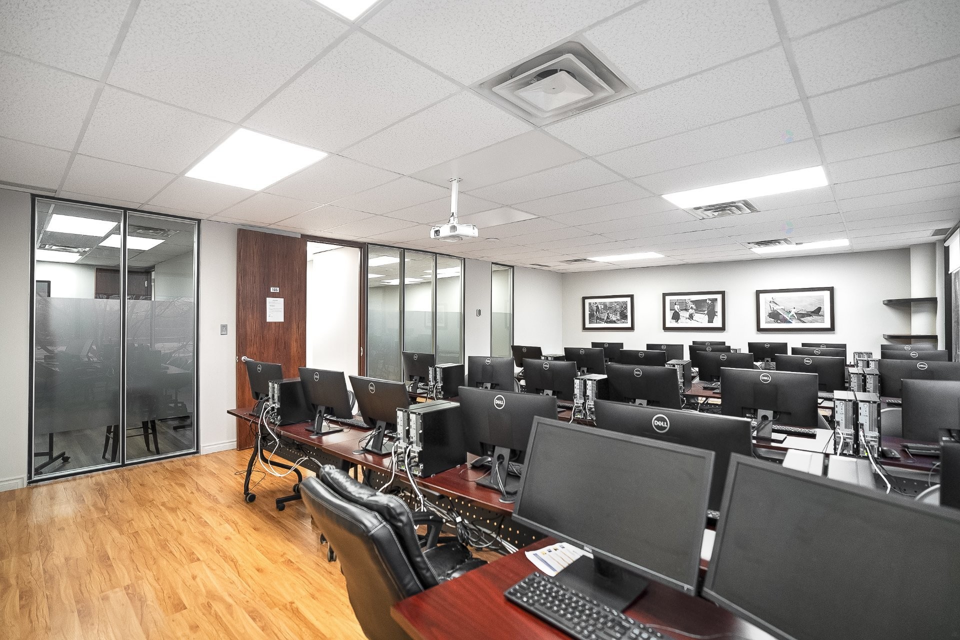 









45


Place Charles-Le Moyne

, 97,
Longueuil (Le Vieux-Longueuil),




QC
J4K5G5

