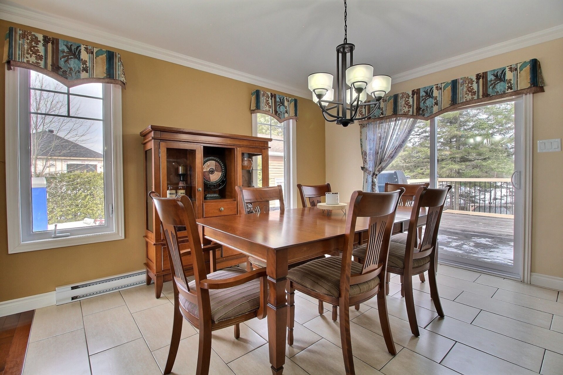 









51


Rue Selena

,
East Angus,




QC
J0B1R0

