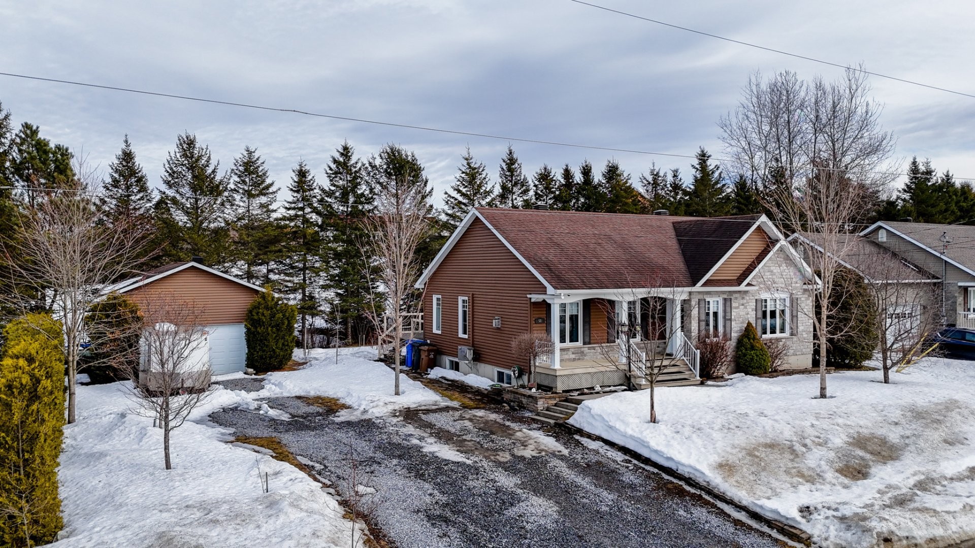 









51


Rue Selena

,
East Angus,




QC
J0B1R0

