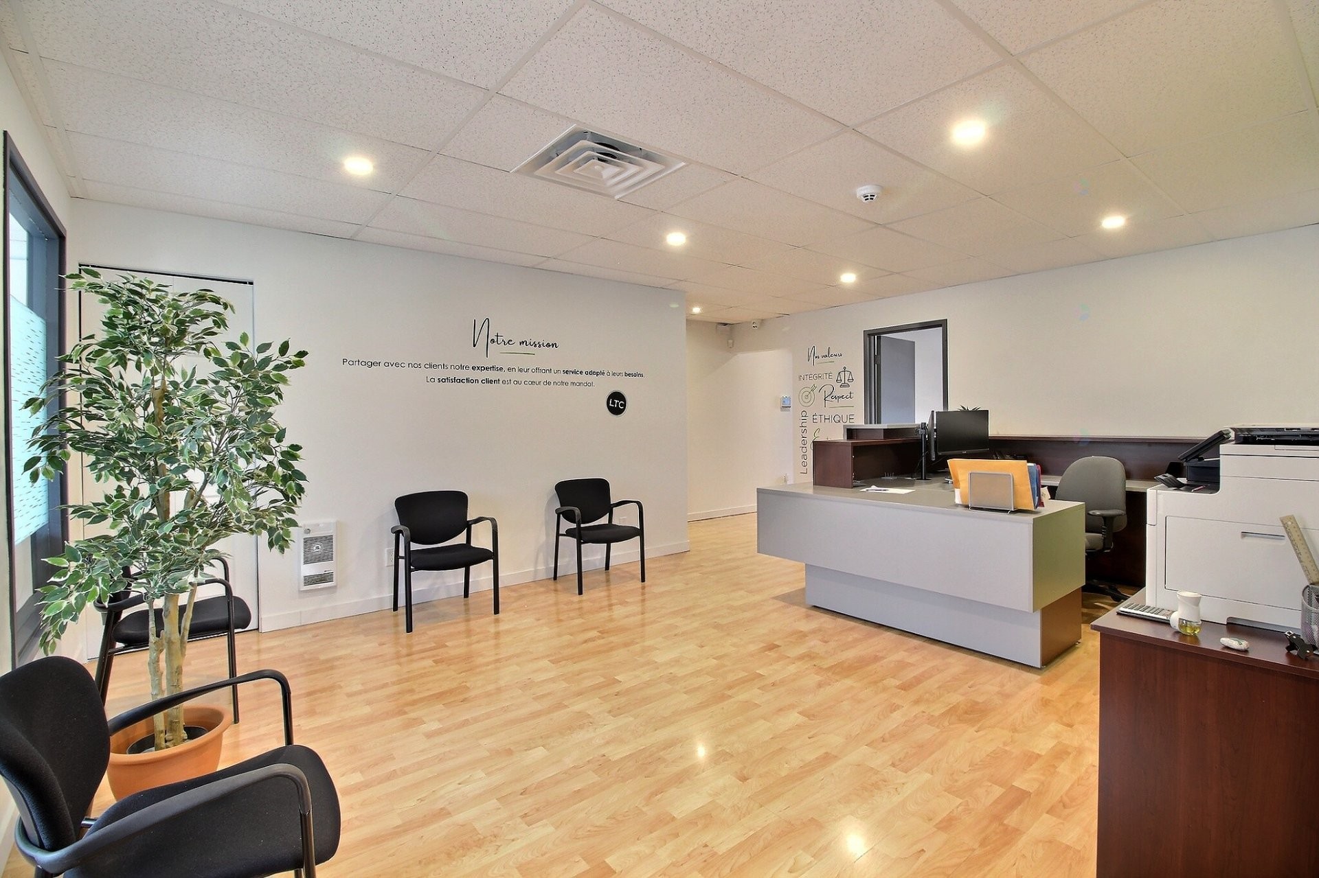 









1110

 - 1114


Rue King O.

,
Sherbrooke (Les Nations),




QC
J1H1S2

