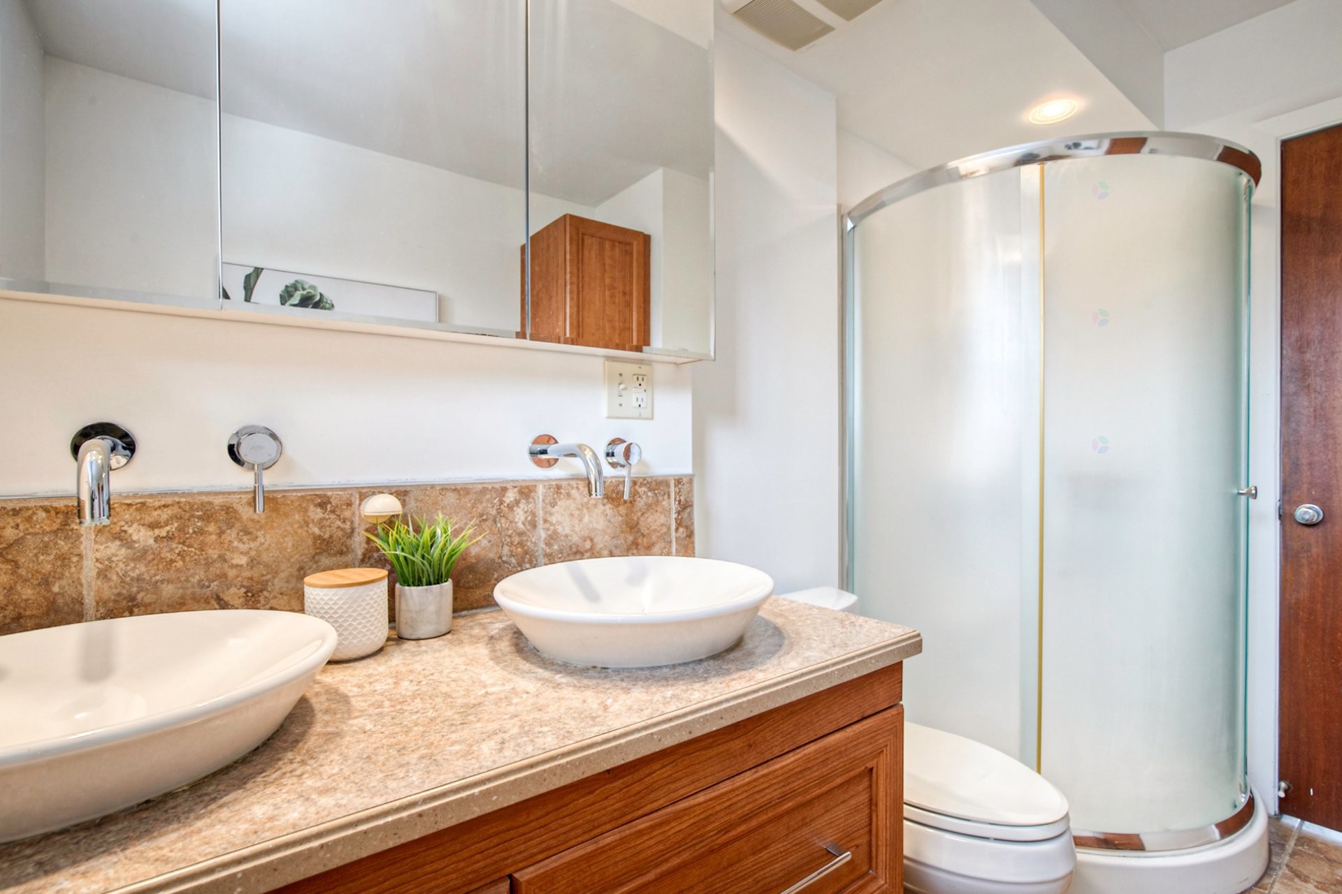 









2104


Rue Bellevue

,
Saint-Bruno-de-Montarville,




QC
J3V3X5

