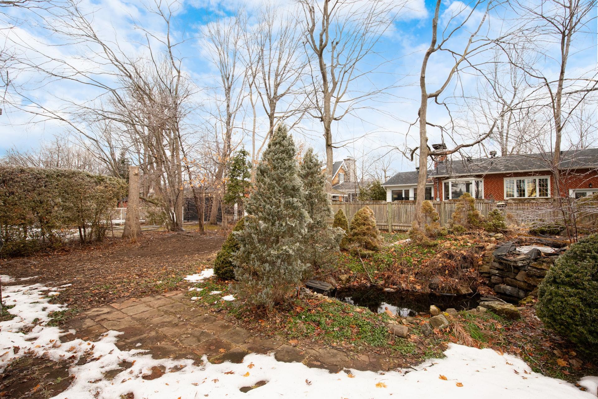 









2104


Rue Bellevue

,
Saint-Bruno-de-Montarville,




QC
J3V3X5

