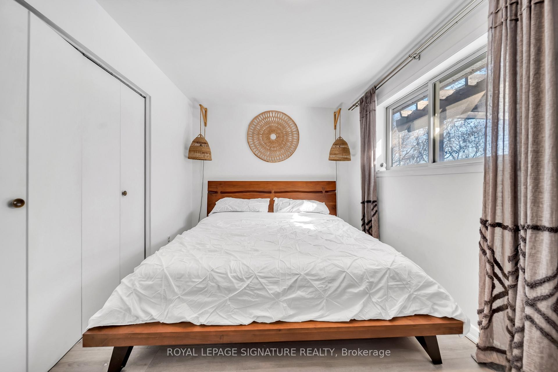 









21


Huron

Court,
Aurora,




ON
L4G 2X7

