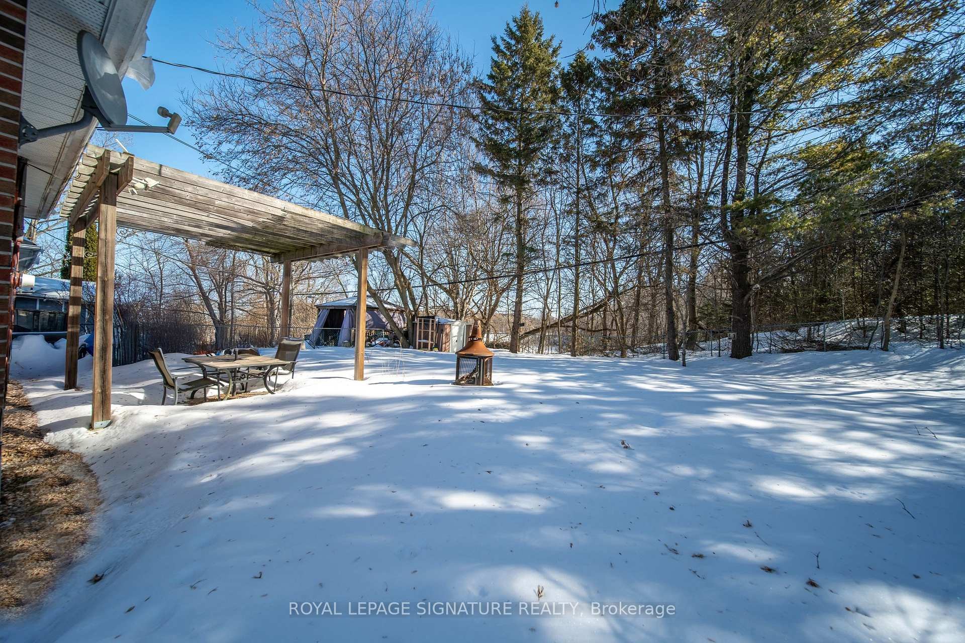 









21


Huron

Court,
Aurora,




ON
L4G 2X7

