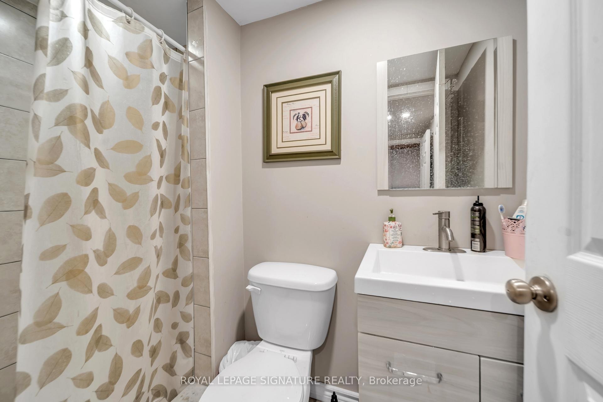









21


Huron

Court,
Aurora,




ON
L4G 2X7

