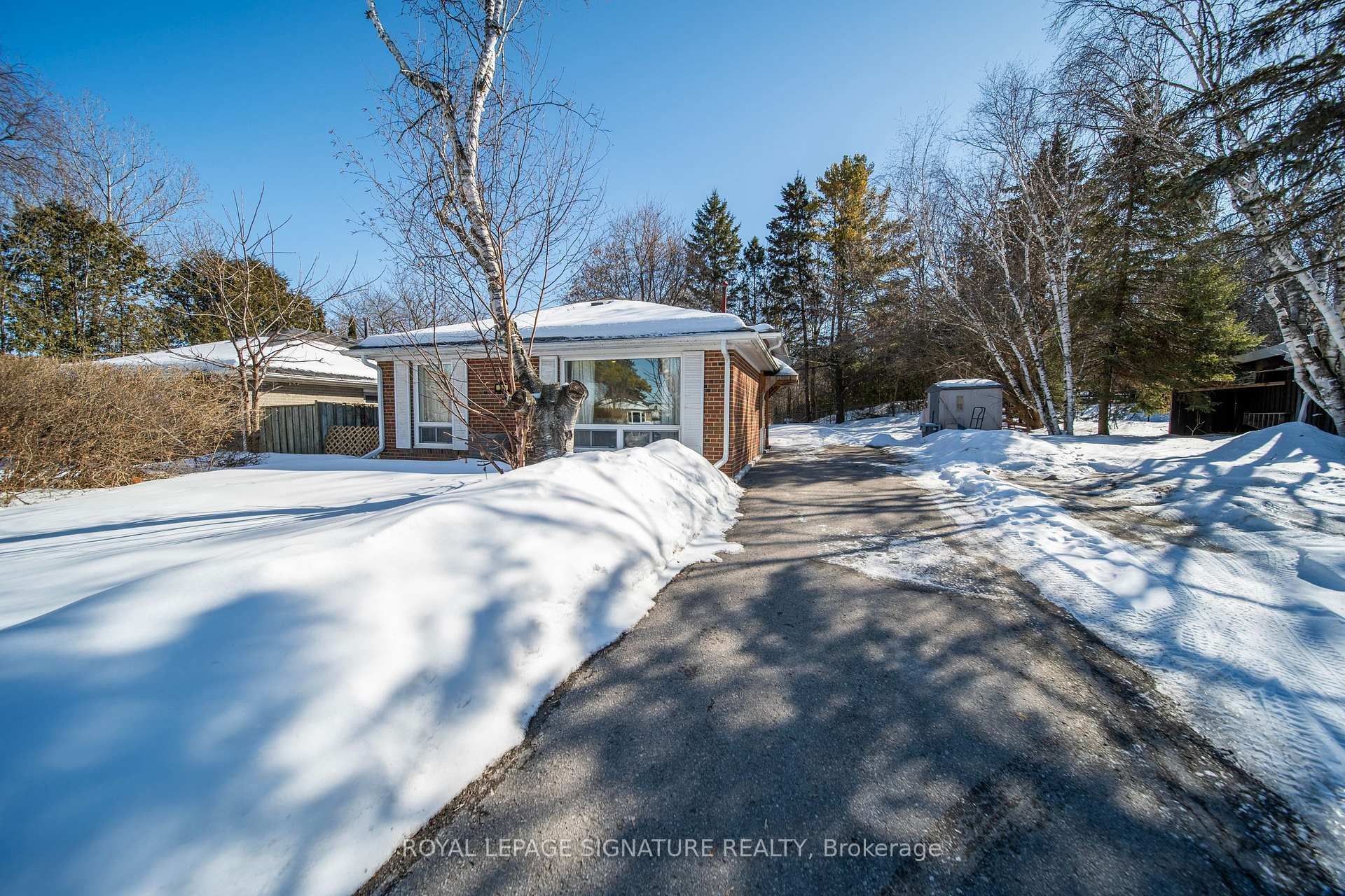 









21


Huron

Court,
Aurora,




ON
L4G 2X7

