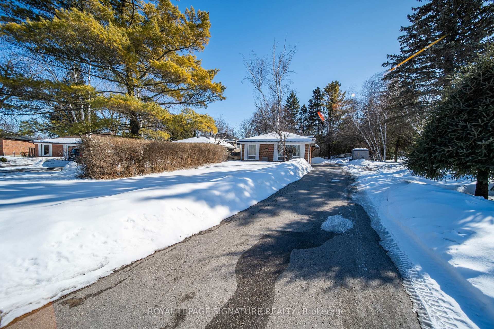 









21


Huron

Court,
Aurora,




ON
L4G 2X7

