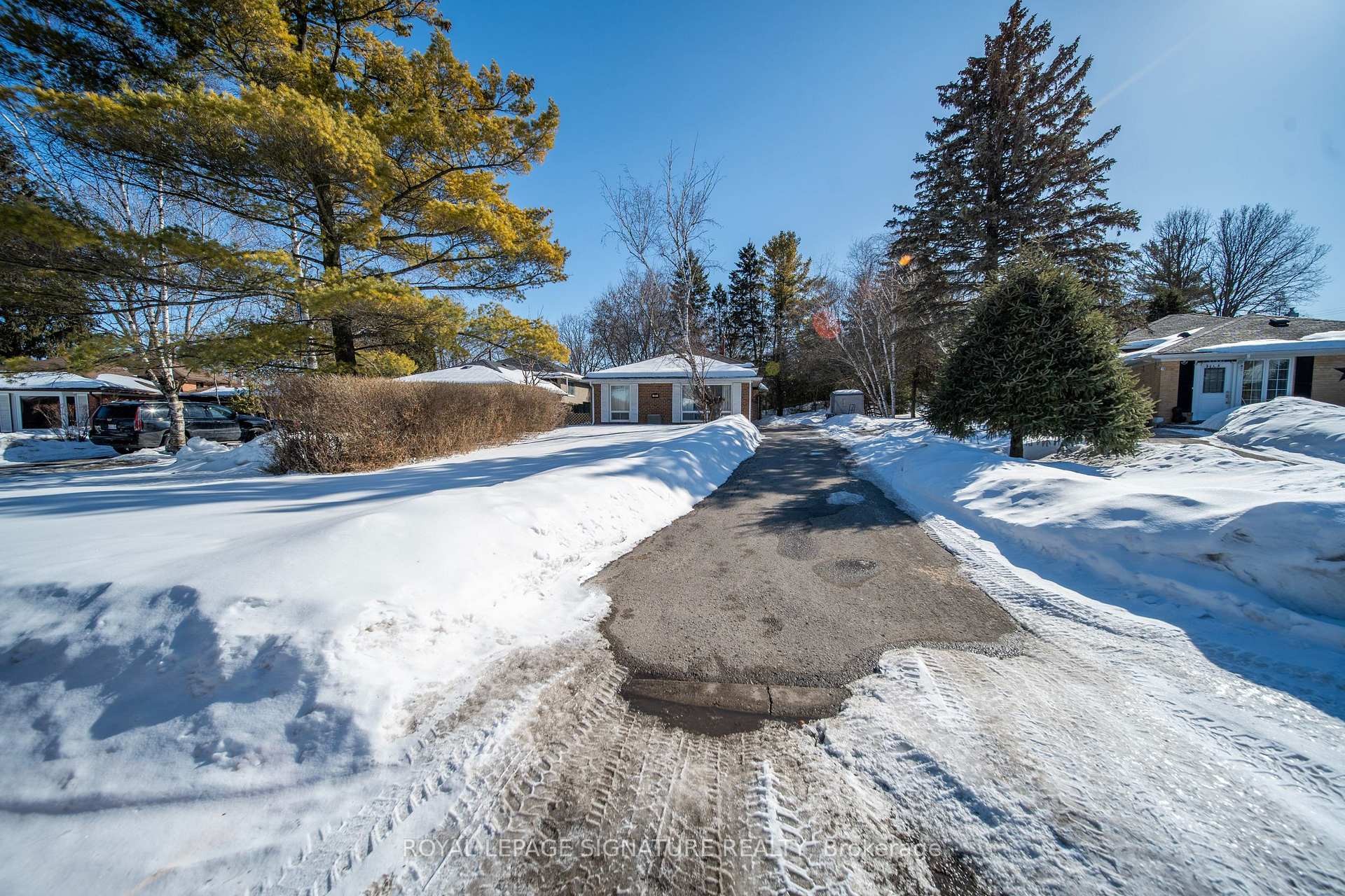 









21


Huron

Court,
Aurora,




ON
L4G 2X7

