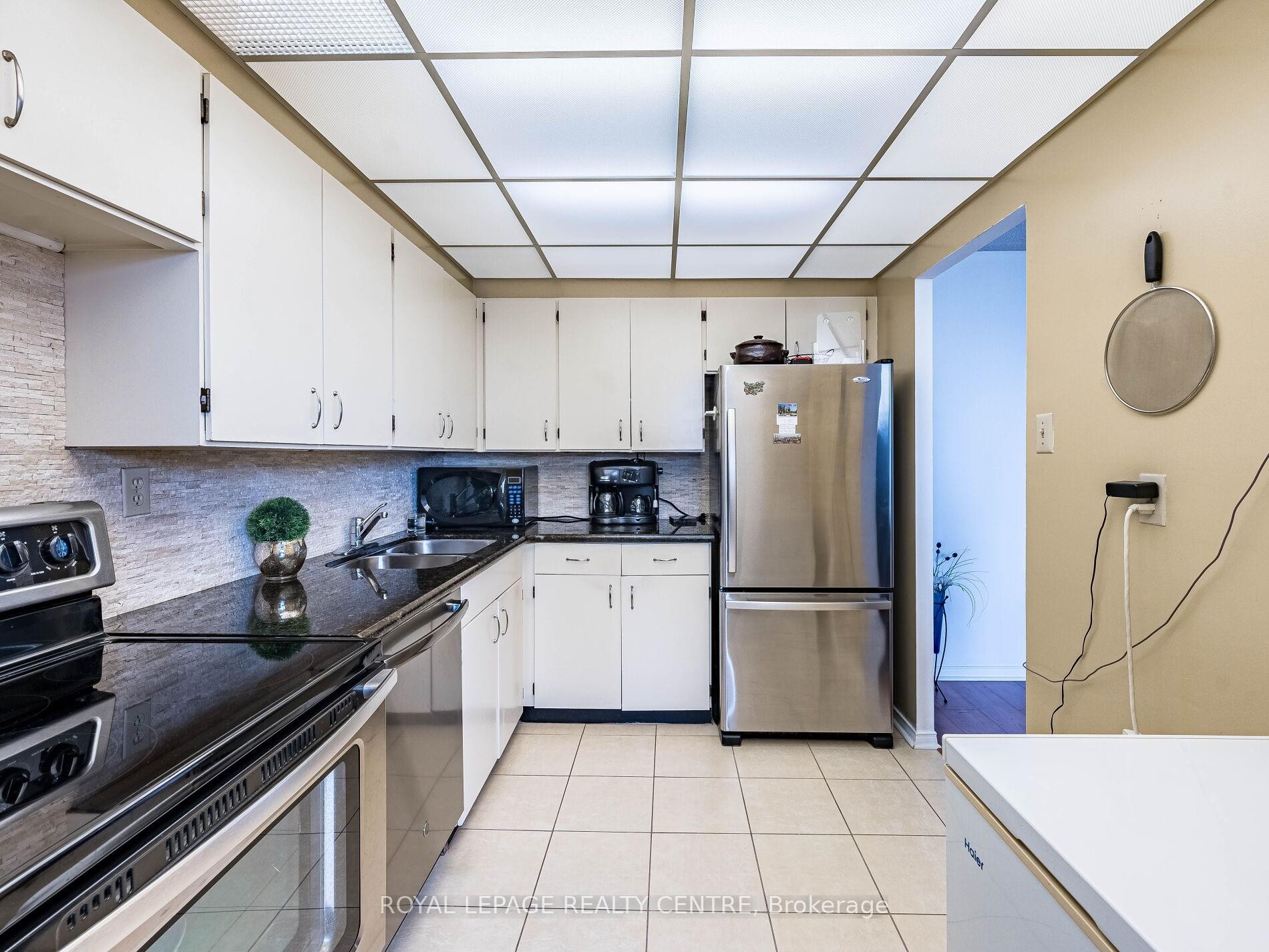 









3590


Kaneff

Crescent West, 1604,
Mississauga,




ON
L5A 3X3

