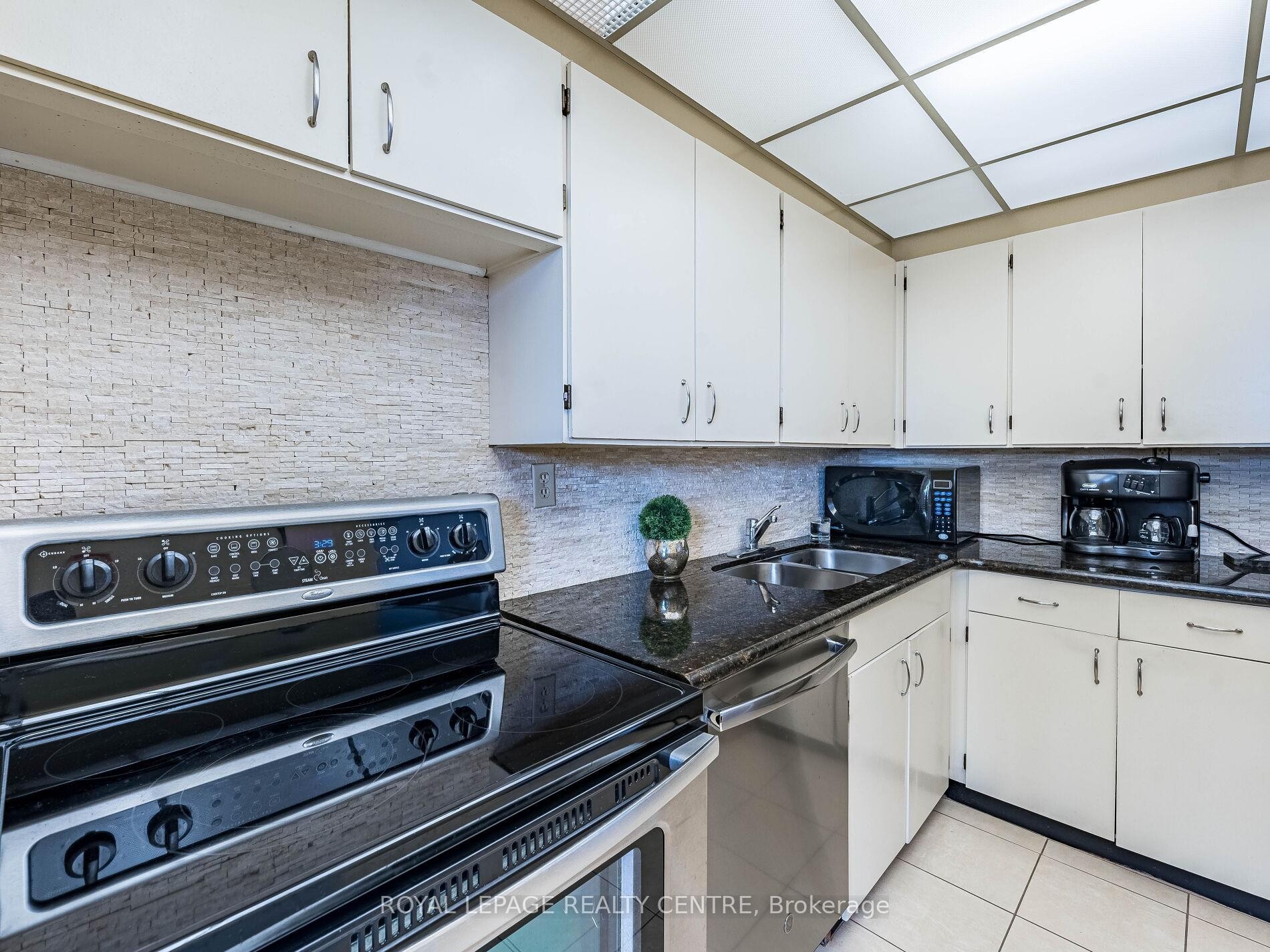 









3590


Kaneff

Crescent West, 1604,
Mississauga,




ON
L5A 3X3

