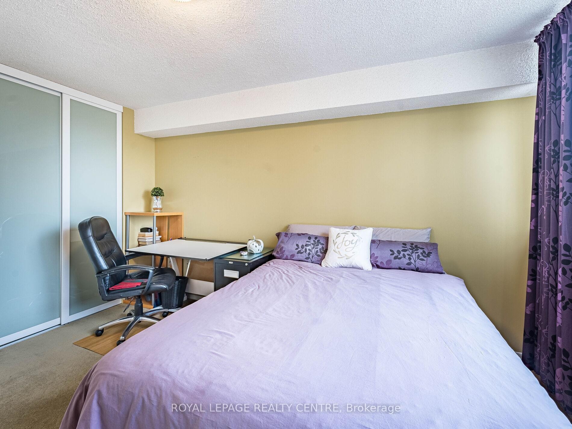 









3590


Kaneff

Crescent West, 1604,
Mississauga,




ON
L5A 3X3

