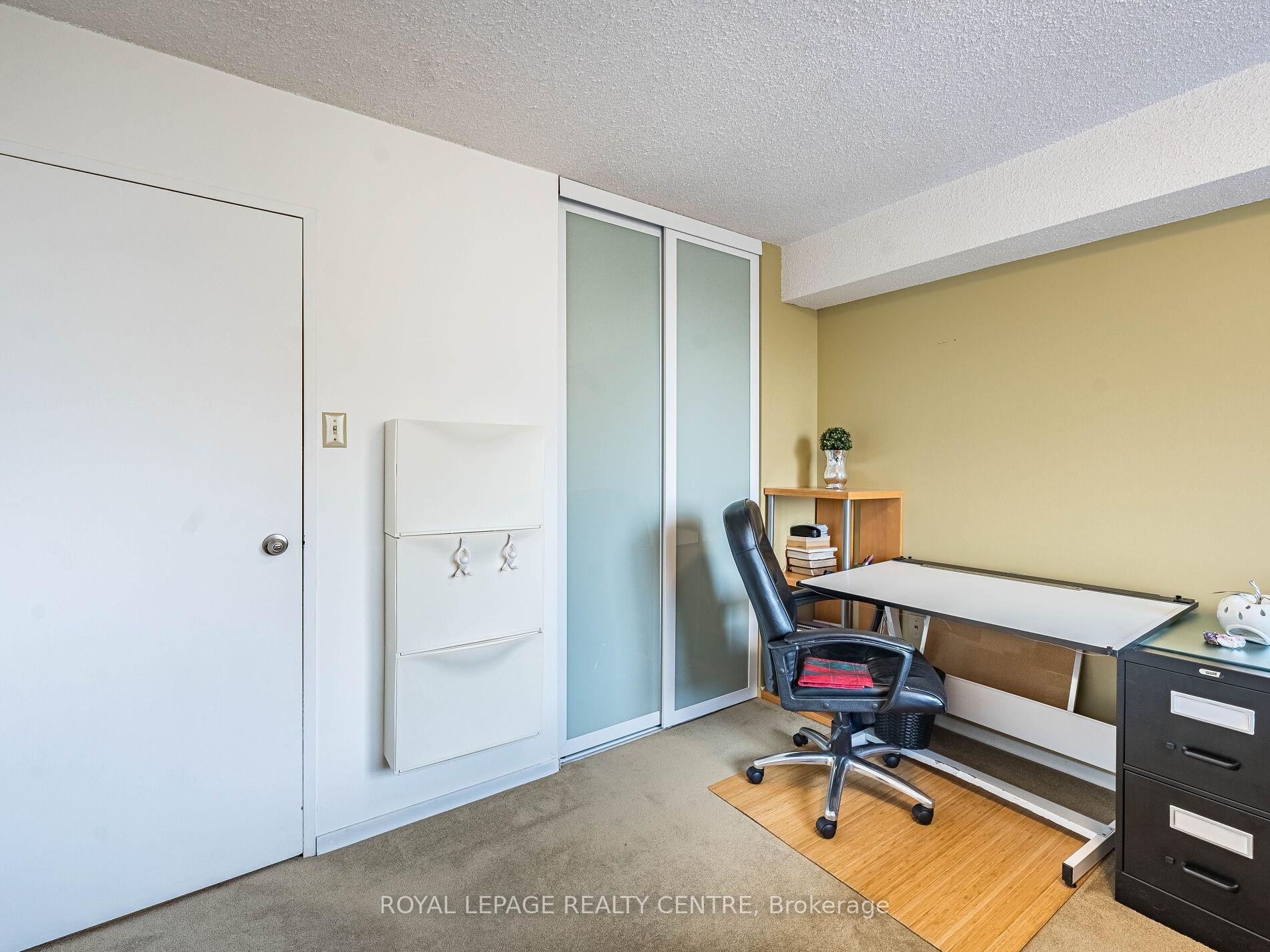 









3590


Kaneff

Crescent West, 1604,
Mississauga,




ON
L5A 3X3

